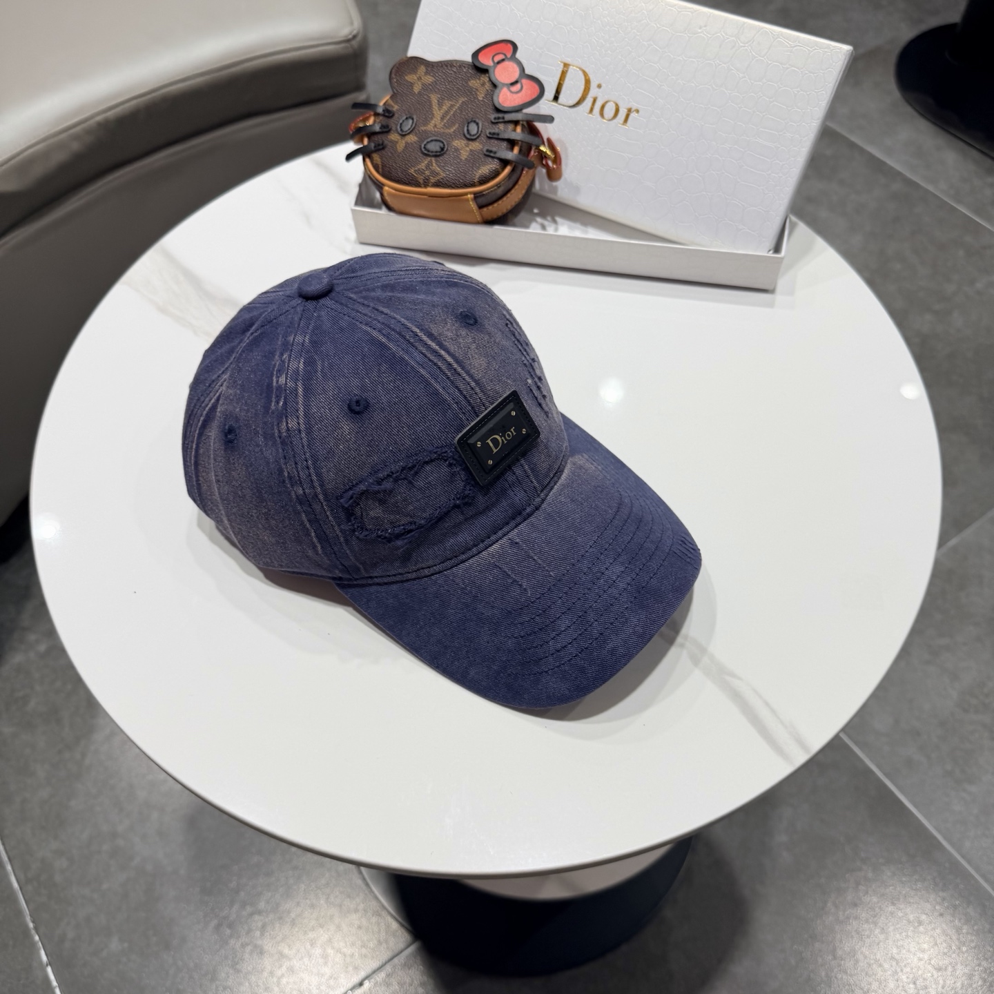 🧢DIOR迪奥棒球帽 😍新款棒球帽，重工打造♥️高端大气，百搭款🤗男女通用！