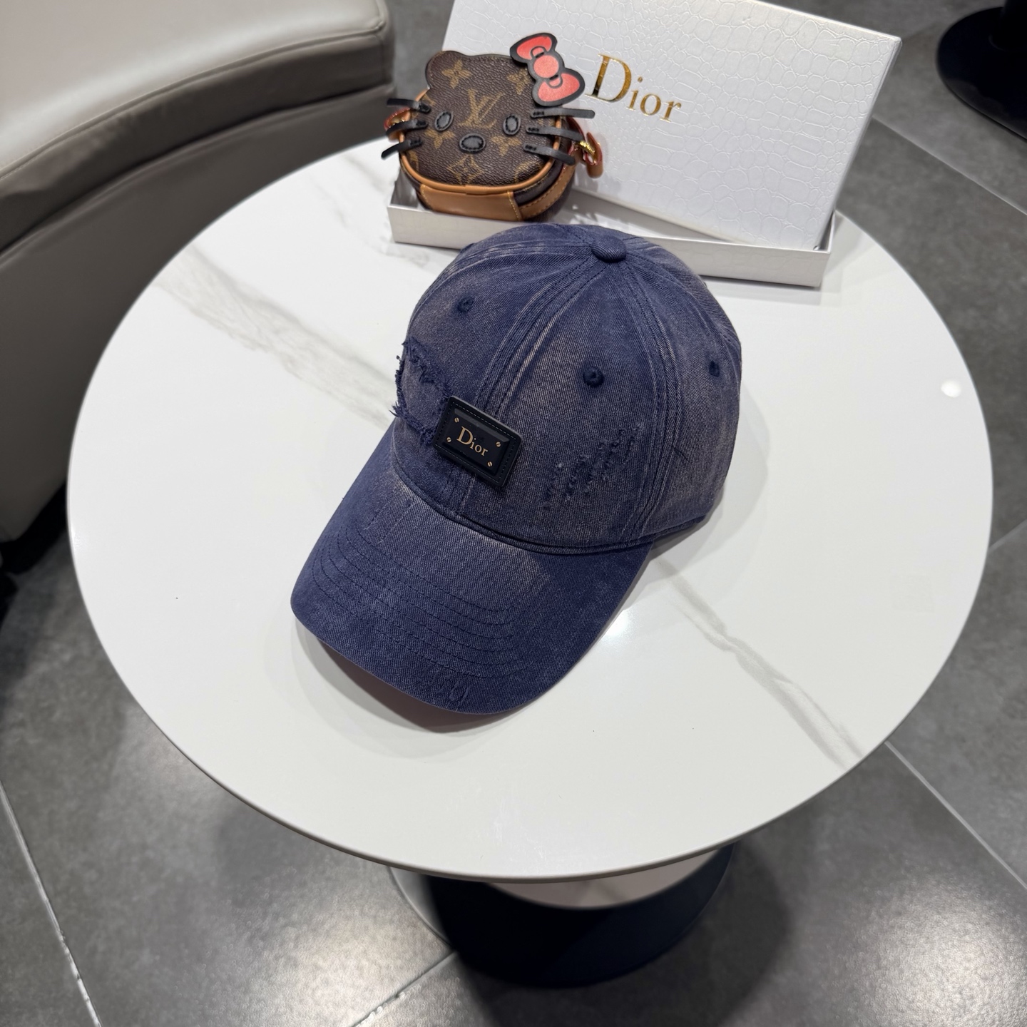 🧢DIOR迪奥棒球帽 😍新款棒球帽，重工打造♥️高端大气，百搭款🤗男女通用！