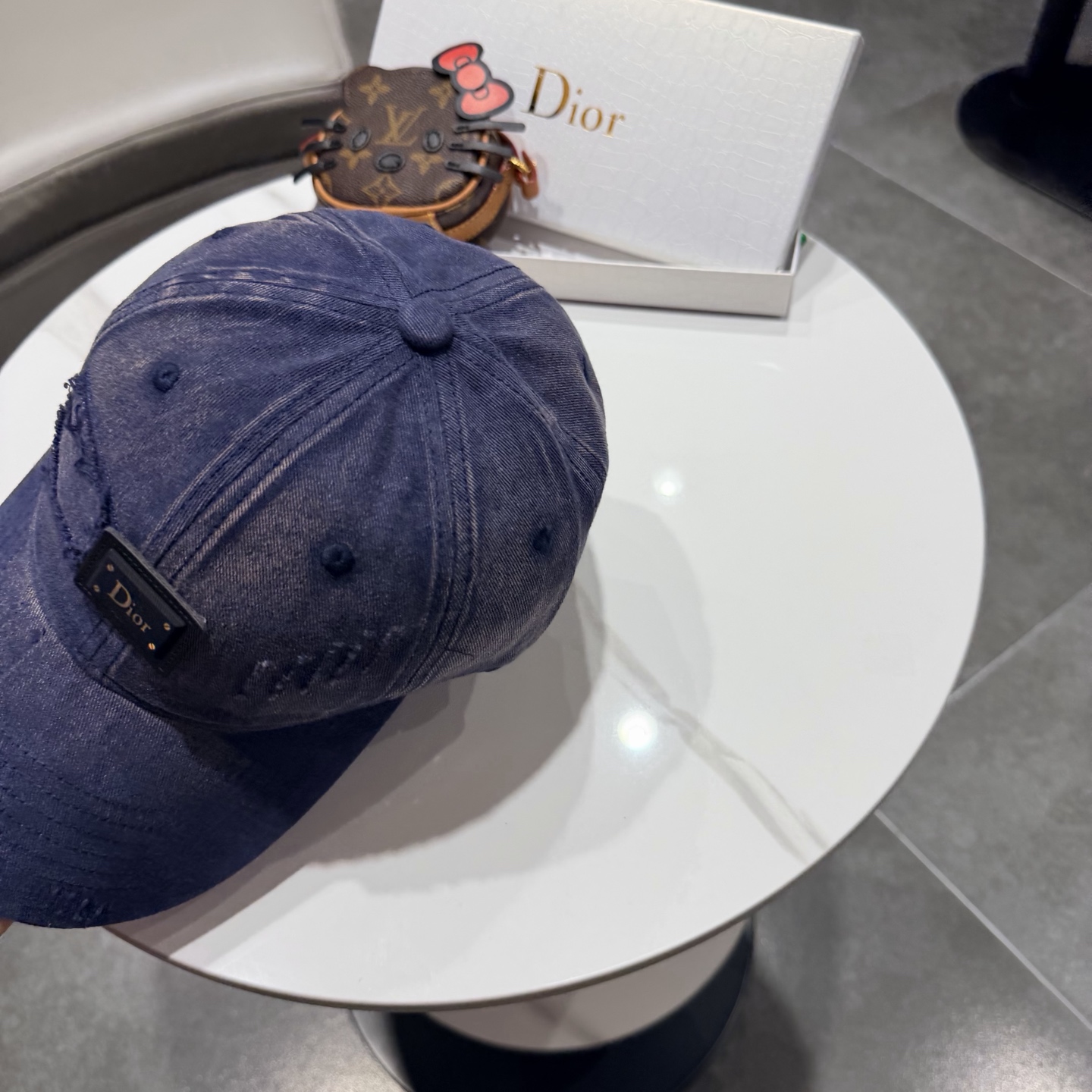 🧢DIOR迪奥棒球帽 😍新款棒球帽，重工打造♥️高端大气，百搭款🤗男女通用！