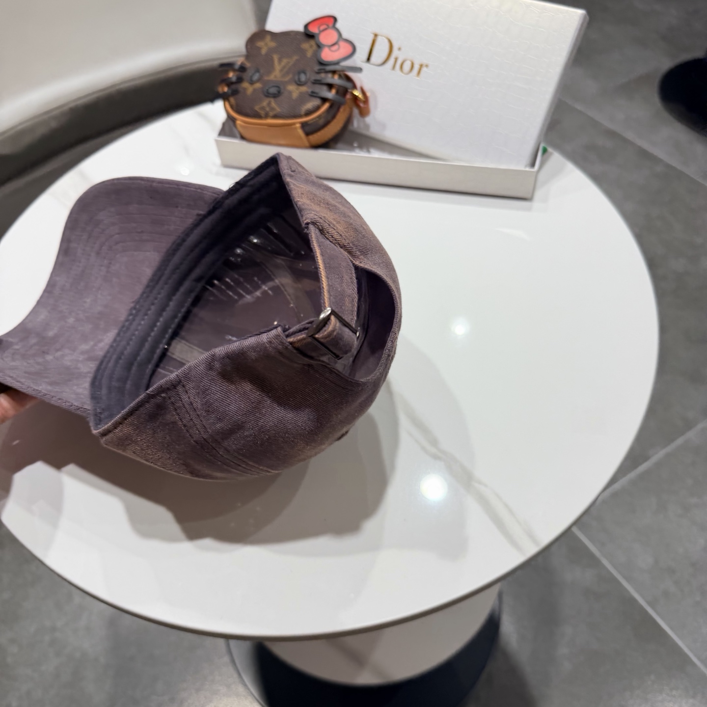 🧢DIOR迪奥棒球帽 😍新款棒球帽，重工打造♥️高端大气，百搭款🤗男女通用！