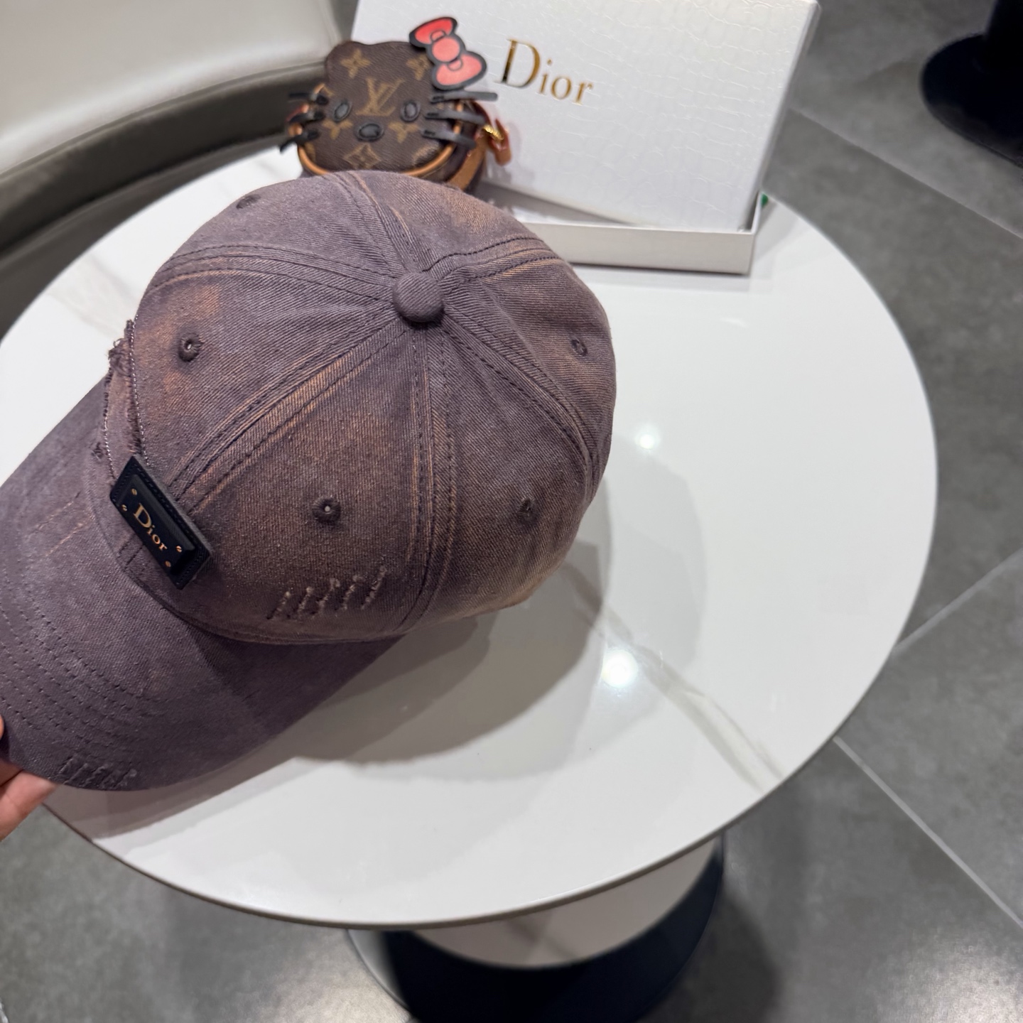 🧢DIOR迪奥棒球帽 😍新款棒球帽，重工打造♥️高端大气，百搭款🤗男女通用！