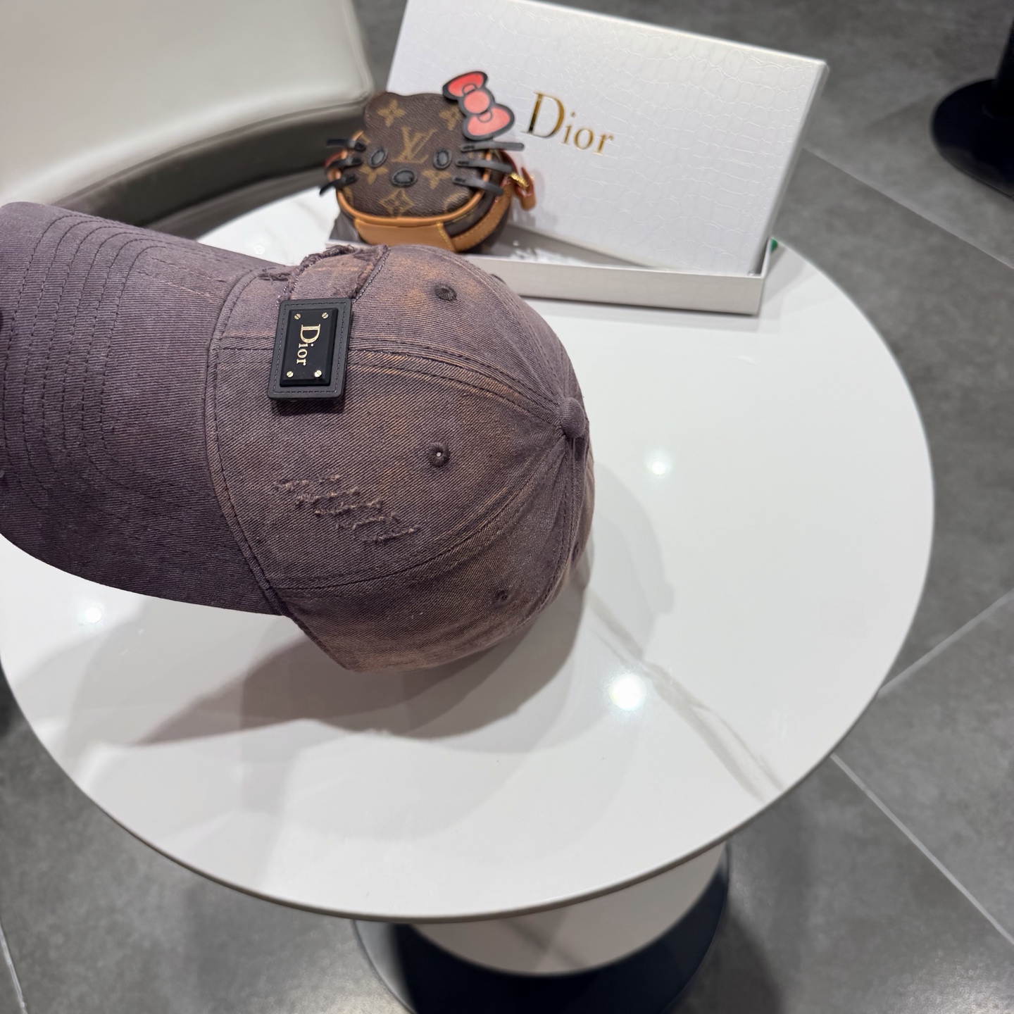 🧢DIOR迪奥棒球帽 😍新款棒球帽，重工打造♥️高端大气，百搭款🤗男女通用！