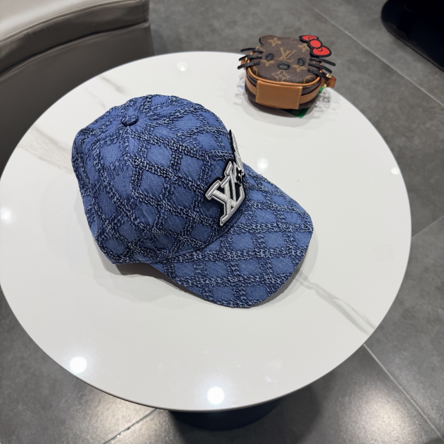 Louis Vuitton hat LV Louis Vuitton — photo 3