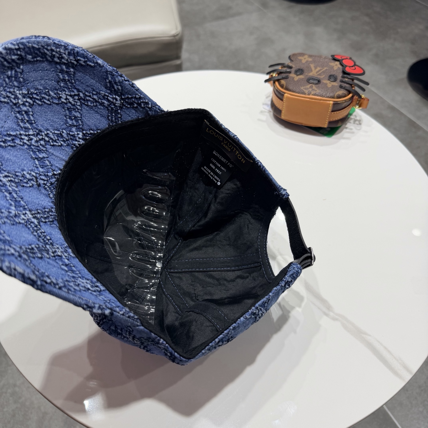 Louis Vuitton hat LV Louis Vuitton — photo 9