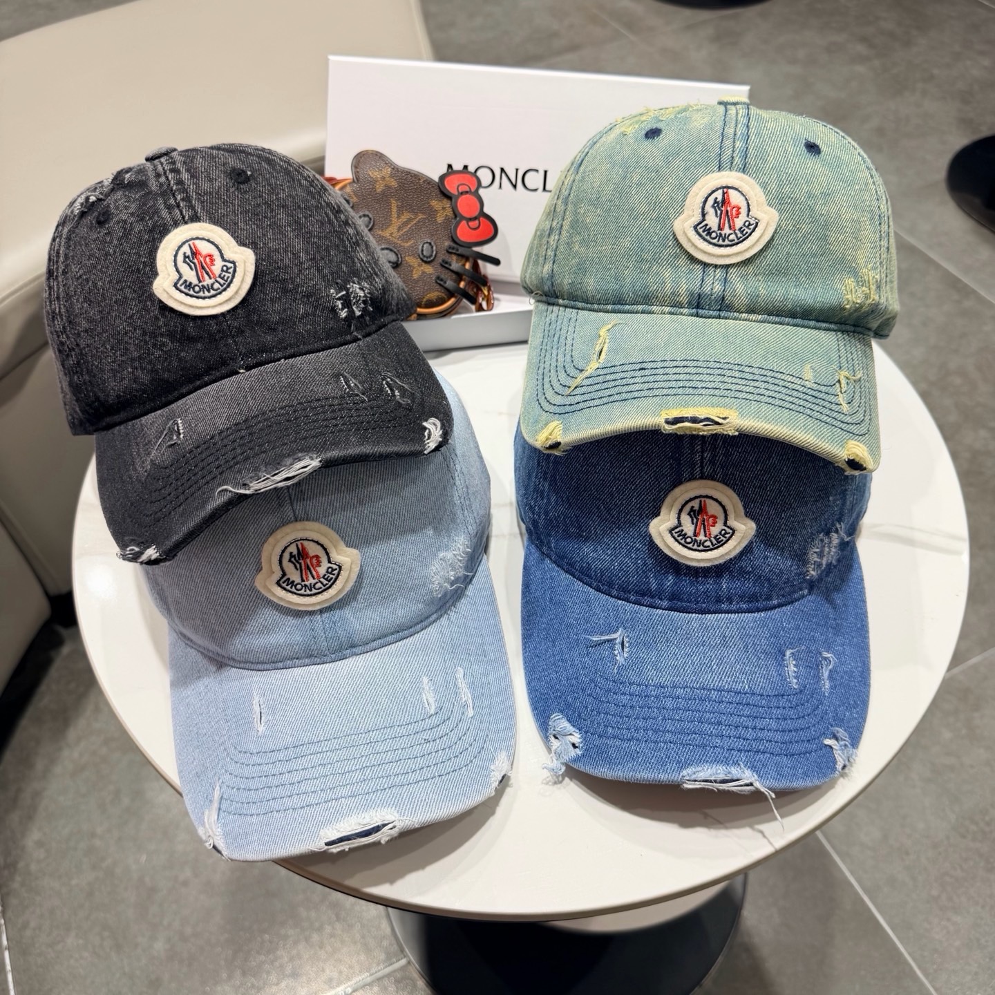 蒙口moncler2026新款的春季破洞 棒球帽，四季都通用👍 闭眼入阿铁子们❗️