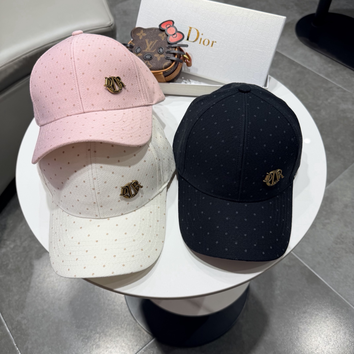 Dior 迪奥 新款原单棒球帽， 精致純也格调很有感觉，很酷很时尚，专柜断货热门，质量超赞