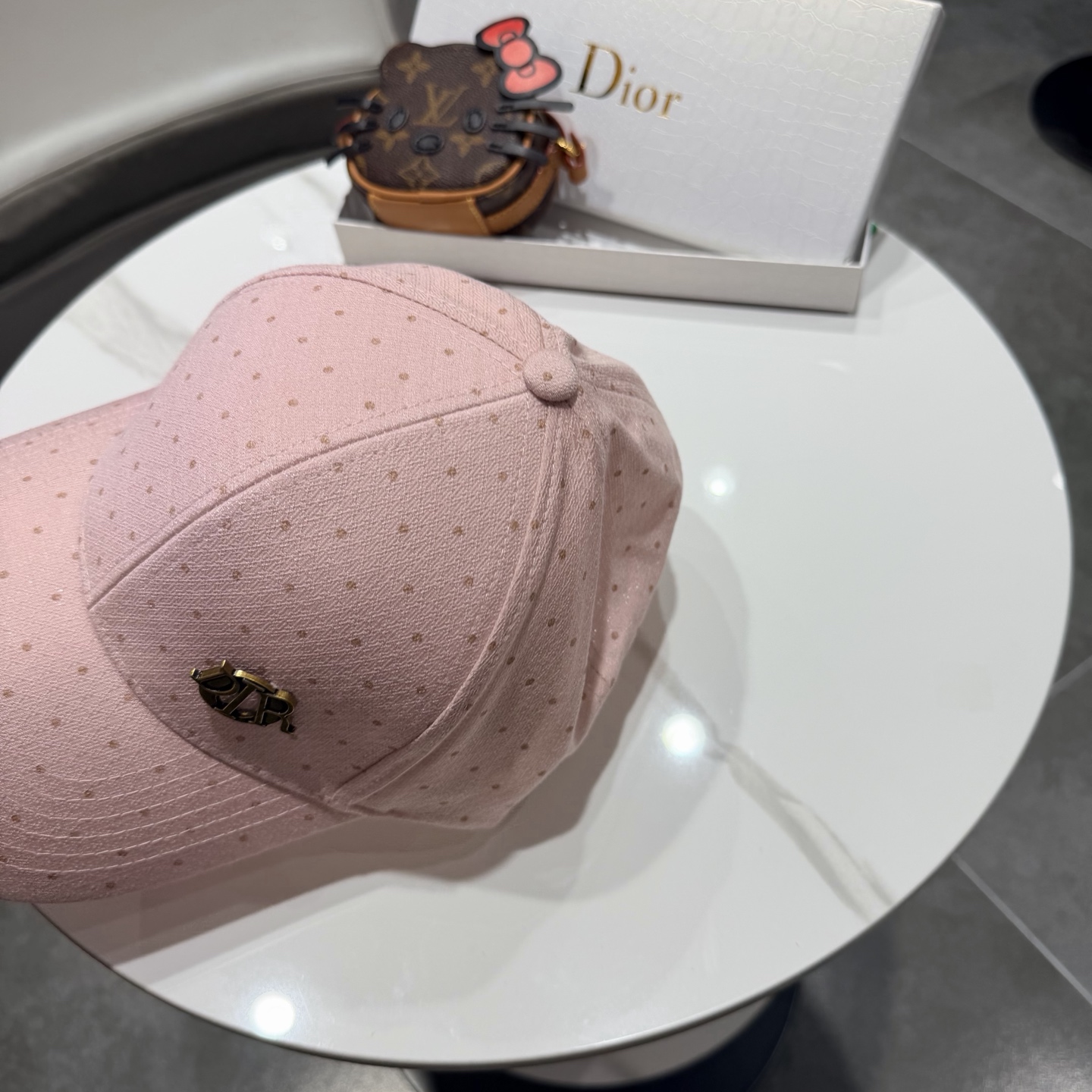 Dior 迪奥 新款原单棒球帽， 精致純也格调很有感觉，很酷很时尚，专柜断货热门，质量超赞