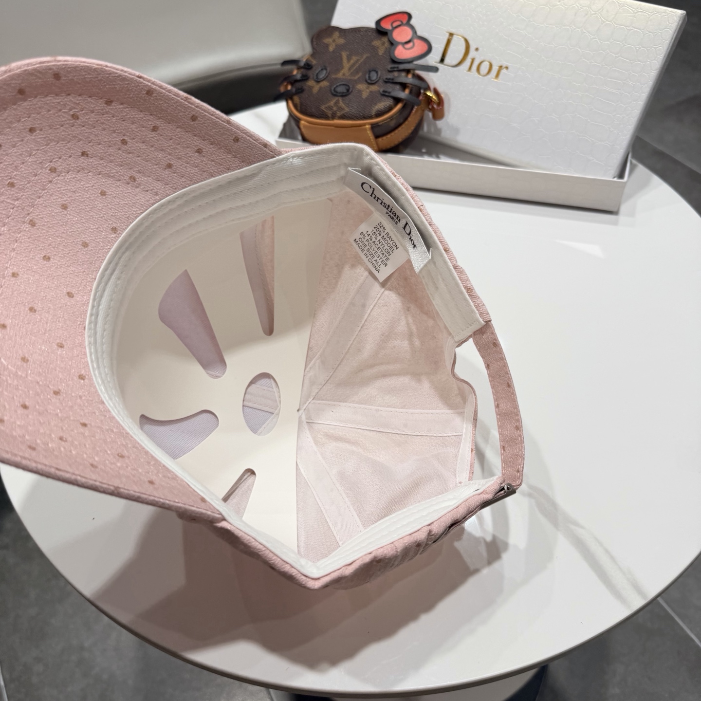 Dior 迪奥 新款原单棒球帽， 精致純也格调很有感觉，很酷很时尚，专柜断货热门，质量超赞