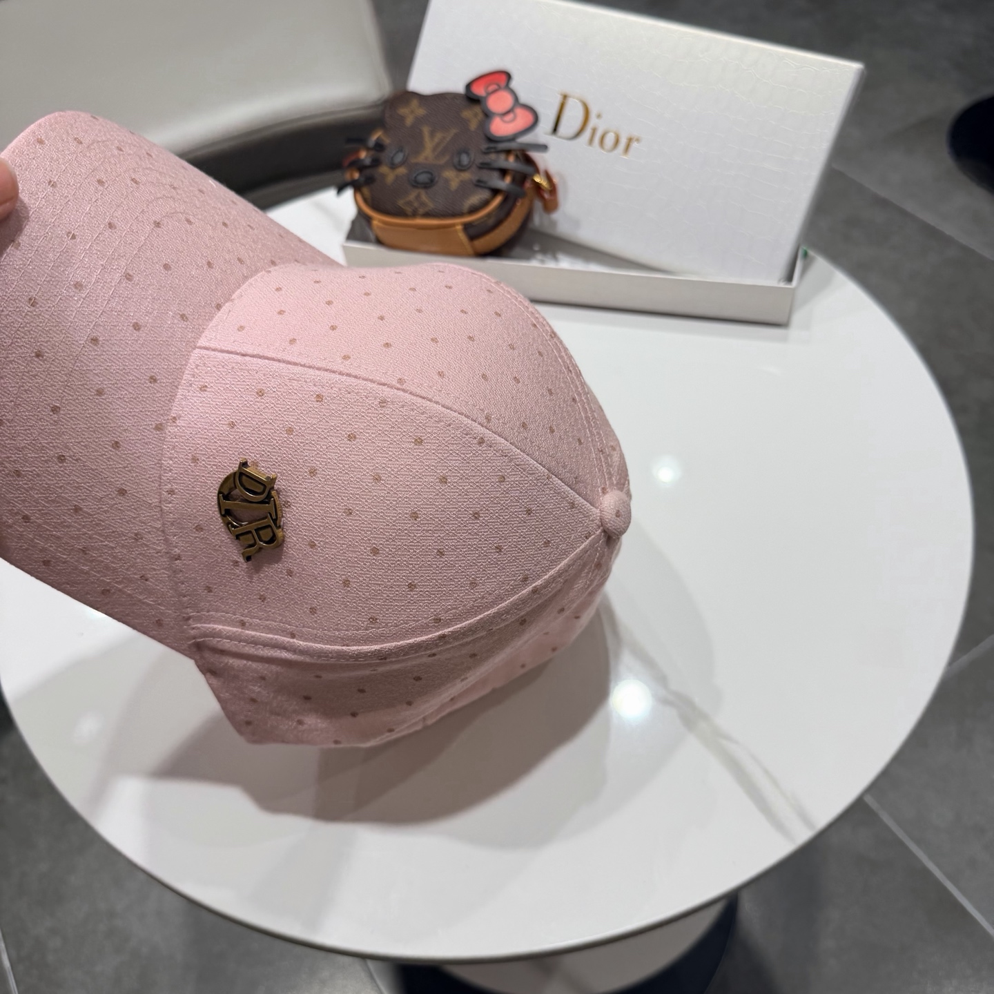 Dior 迪奥 新款原单棒球帽， 精致純也格调很有感觉，很酷很时尚，专柜断货热门，质量超赞
