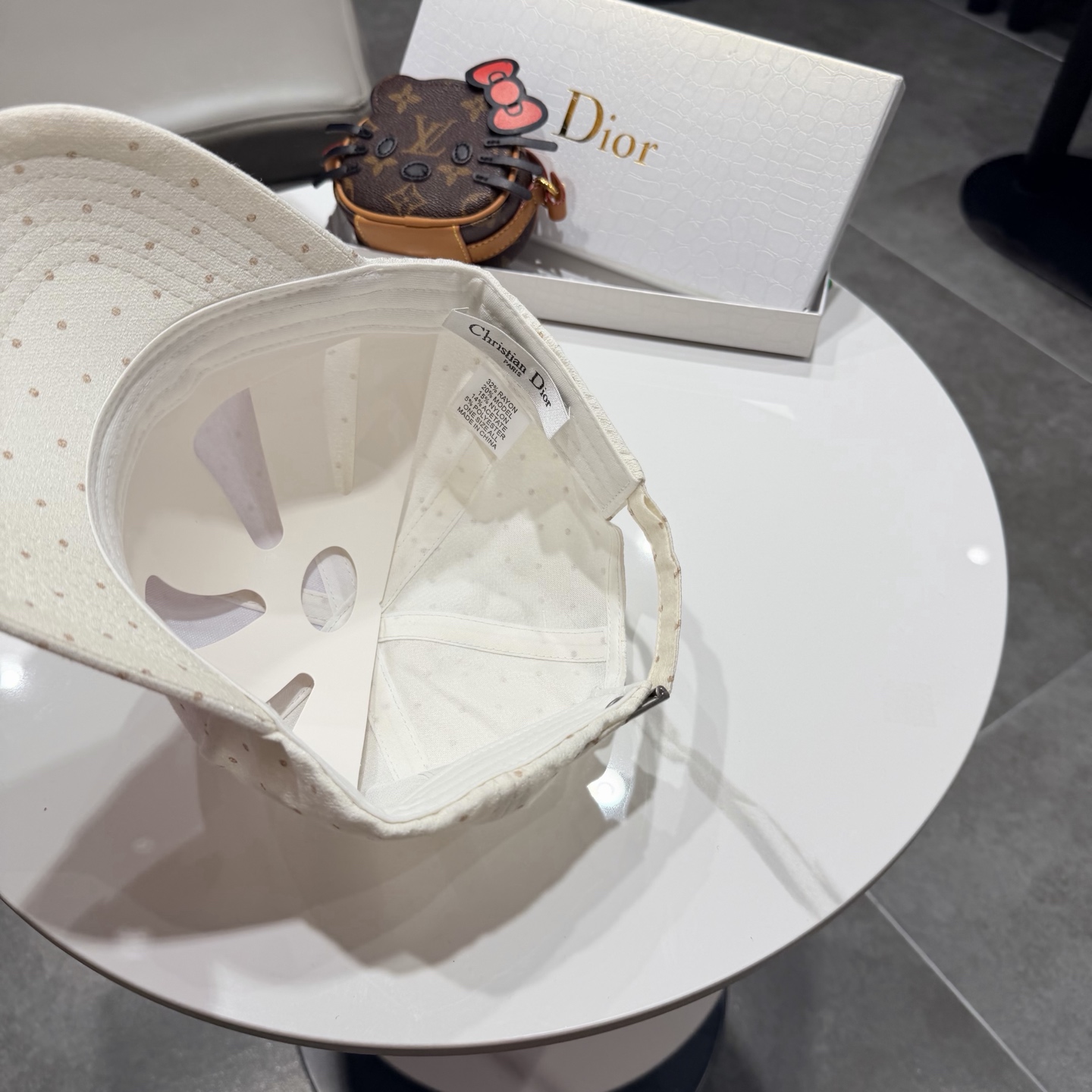 Dior 迪奥 新款原单棒球帽， 精致純也格调很有感觉，很酷很时尚，专柜断货热门，质量超赞