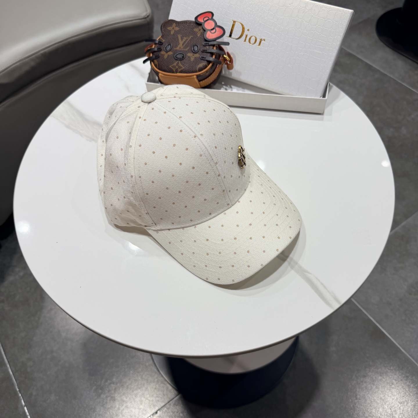 Dior 迪奥 新款原单棒球帽， 精致純也格调很有感觉，很酷很时尚，专柜断货热门，质量超赞