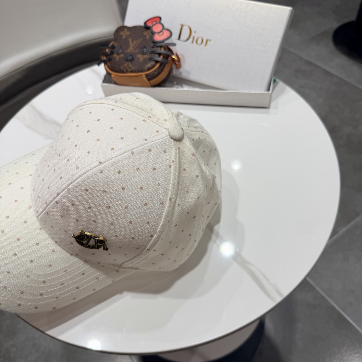 Dior 迪奥 新款原单棒球帽， 精致純也格调很有感觉，很酷很时尚，专柜断货热门，质量超赞