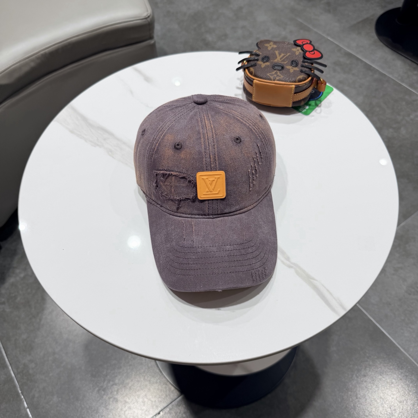 Lv路易斯新款棒球帽，男女同款 ！！