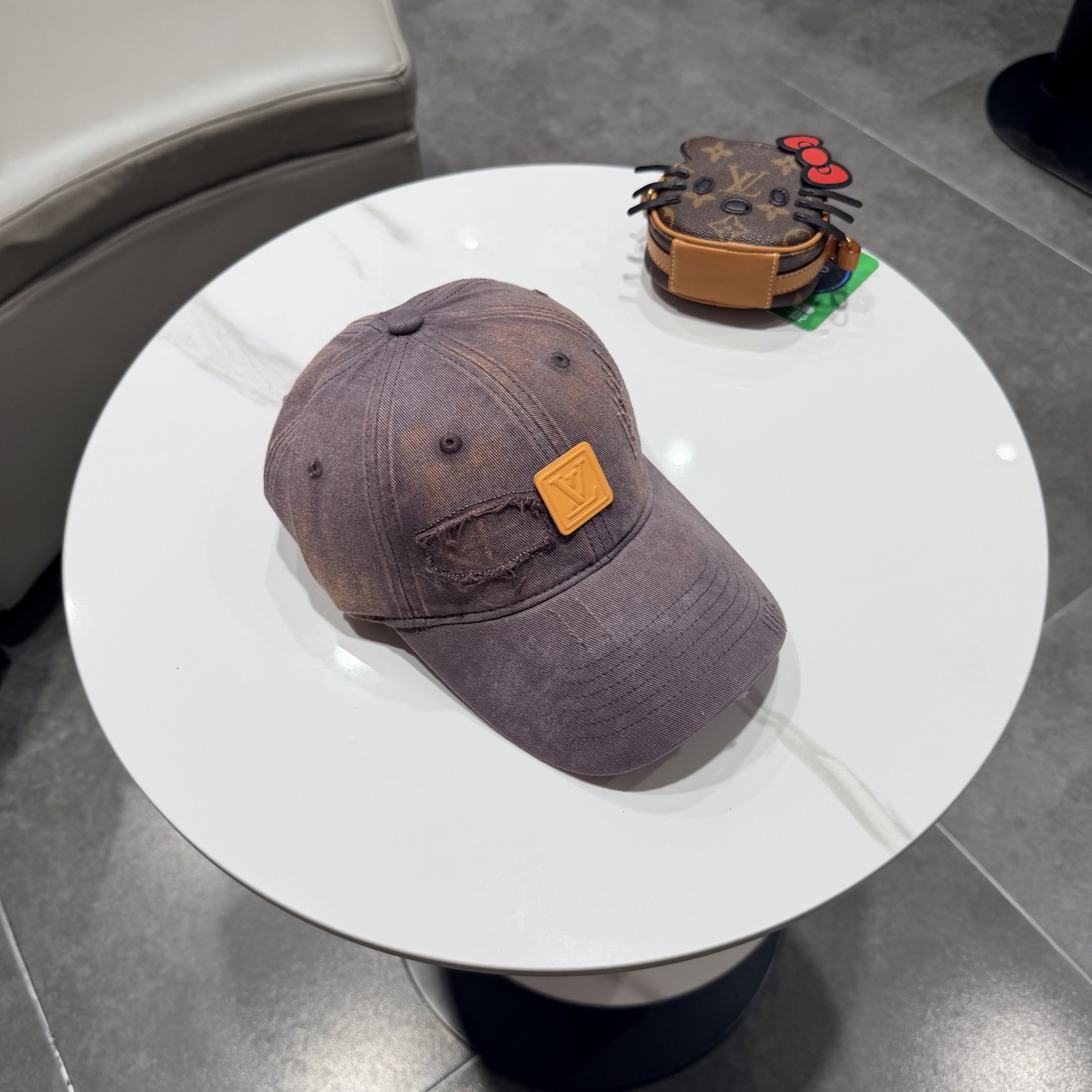 Lv路易斯新款棒球帽，男女同款 ！！