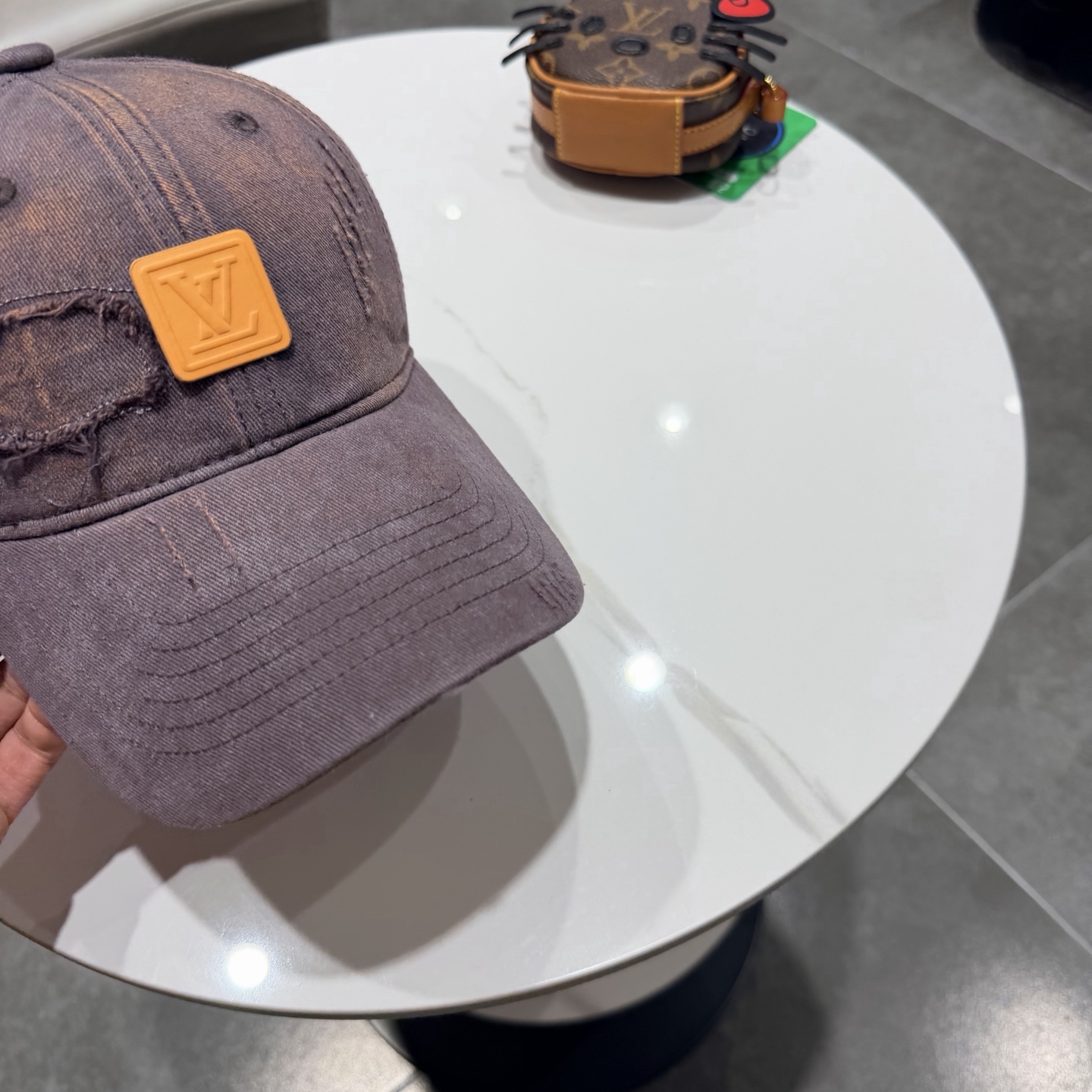 Lv路易斯新款棒球帽，男女同款 ！！