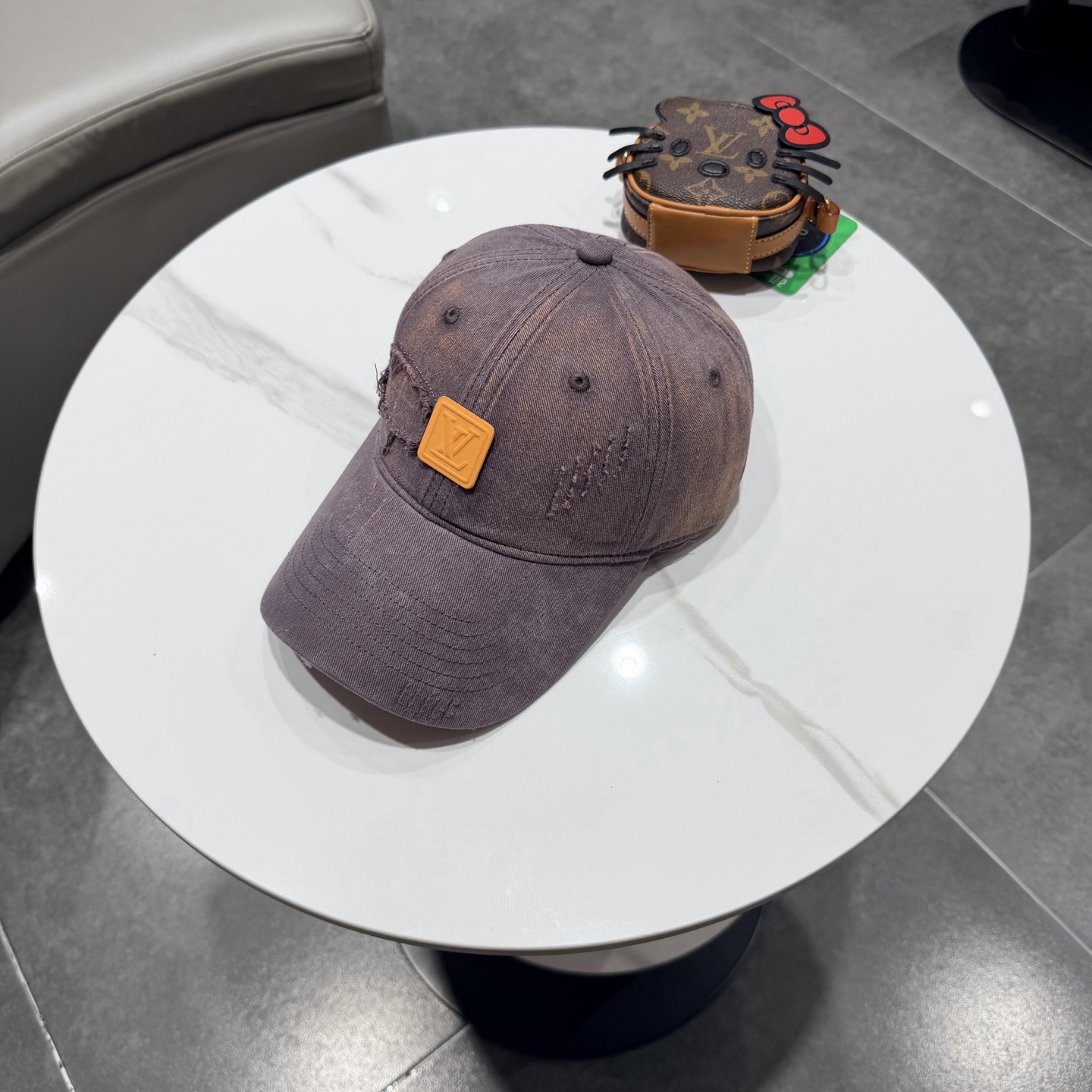 Lv路易斯新款棒球帽，男女同款 ！！