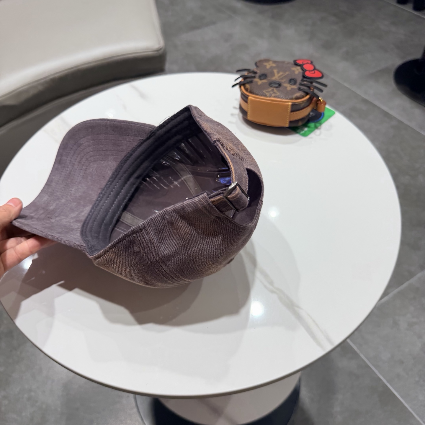 Lv路易斯新款棒球帽，男女同款 ！！