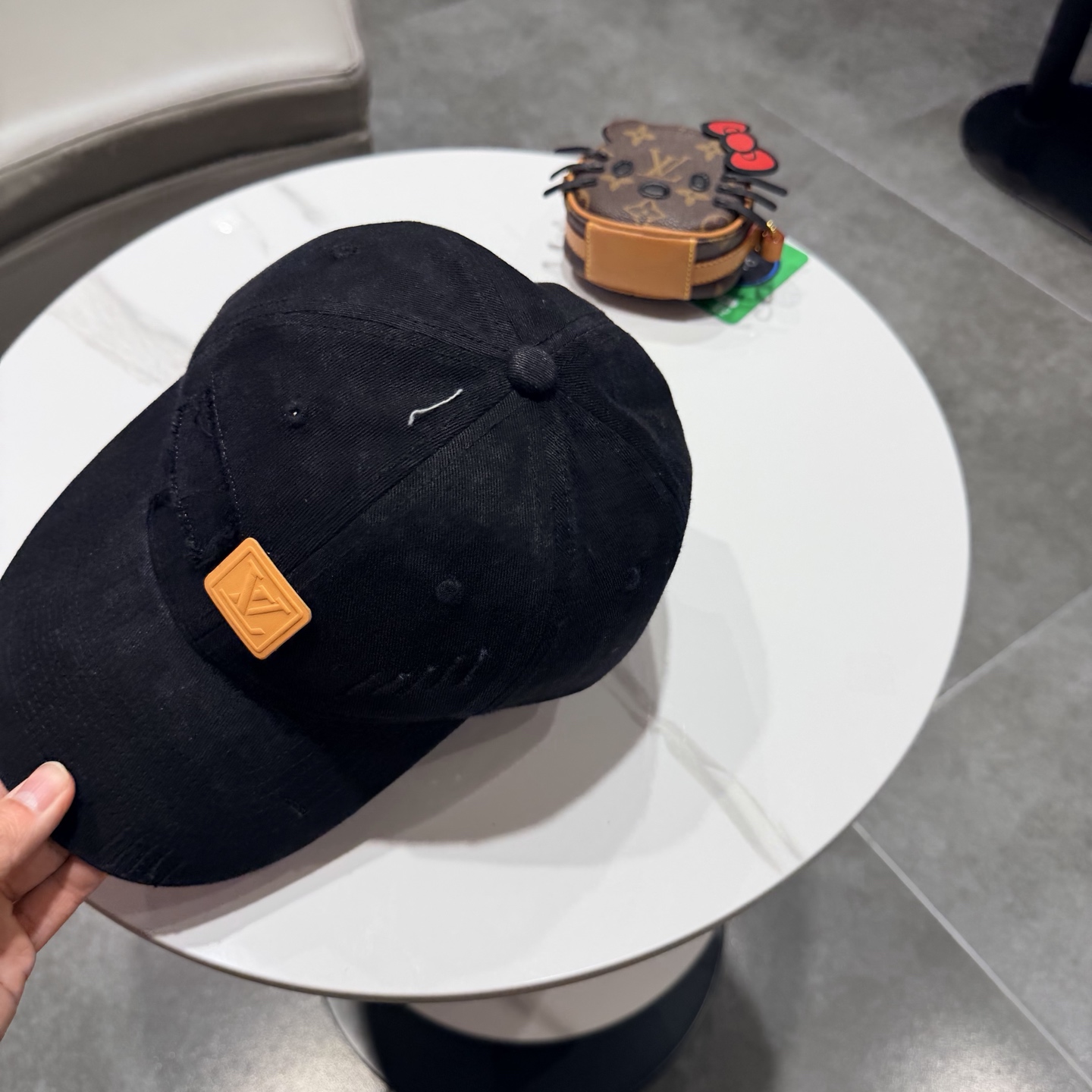 Lv路易斯新款棒球帽，男女同款 ！！