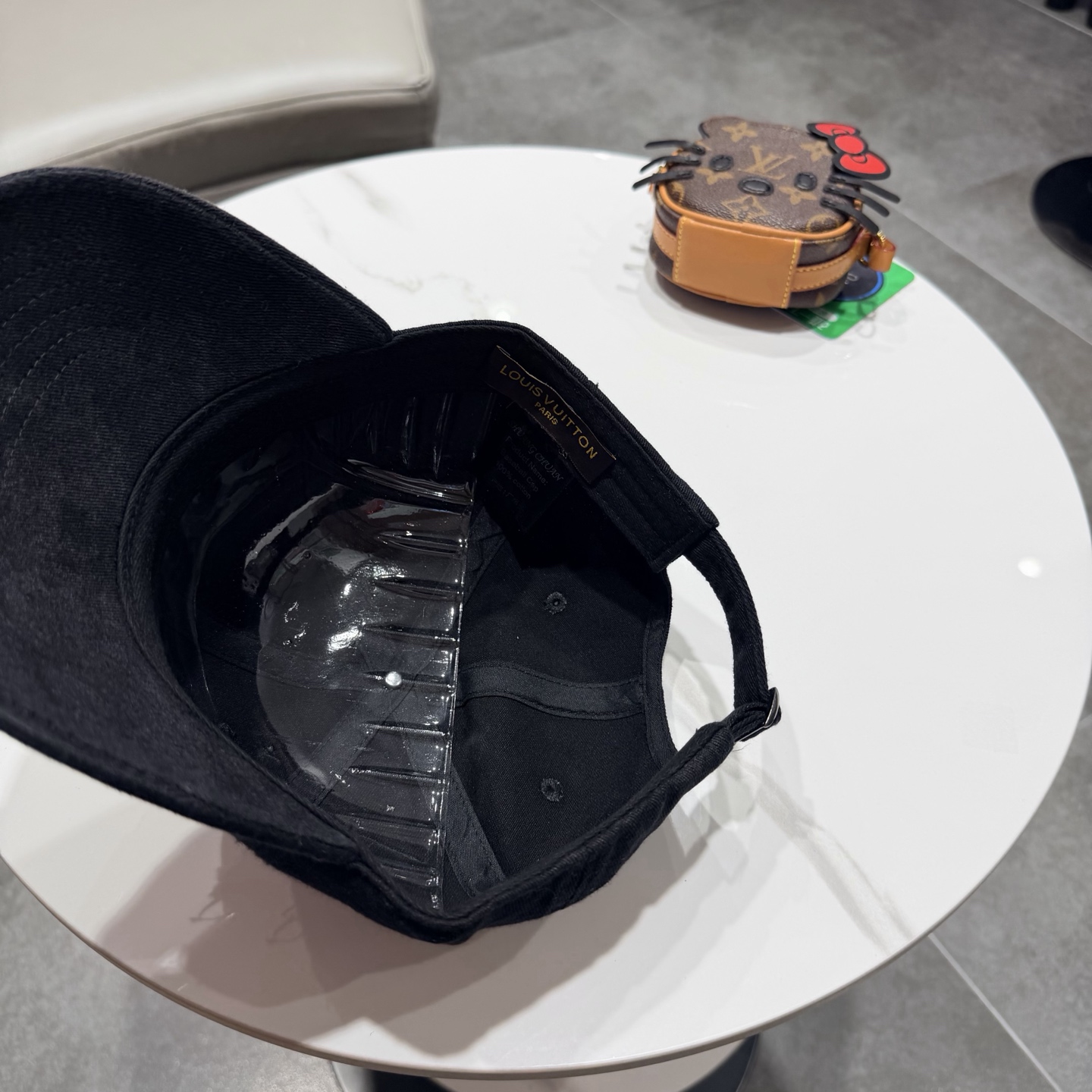 Lv路易斯新款棒球帽，男女同款 ！！