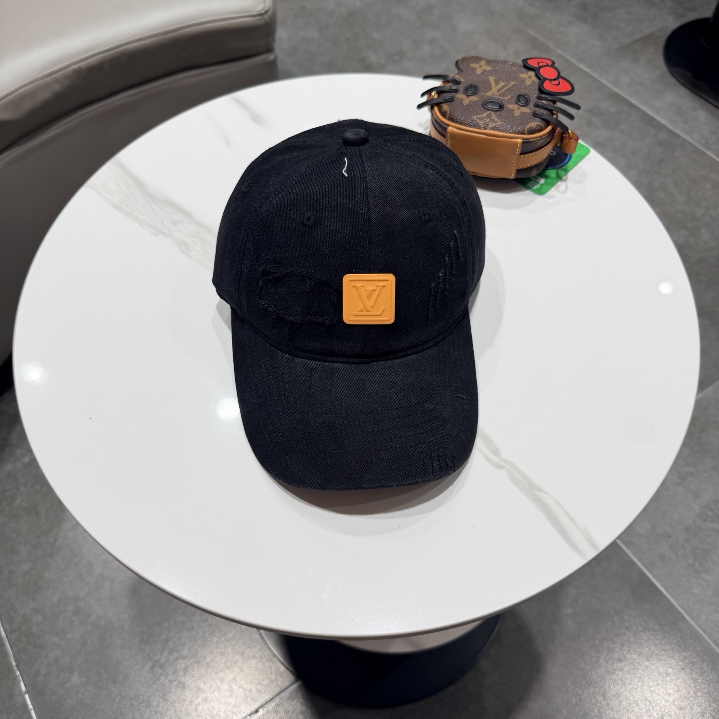 Lv路易斯新款棒球帽，男女同款 ！！