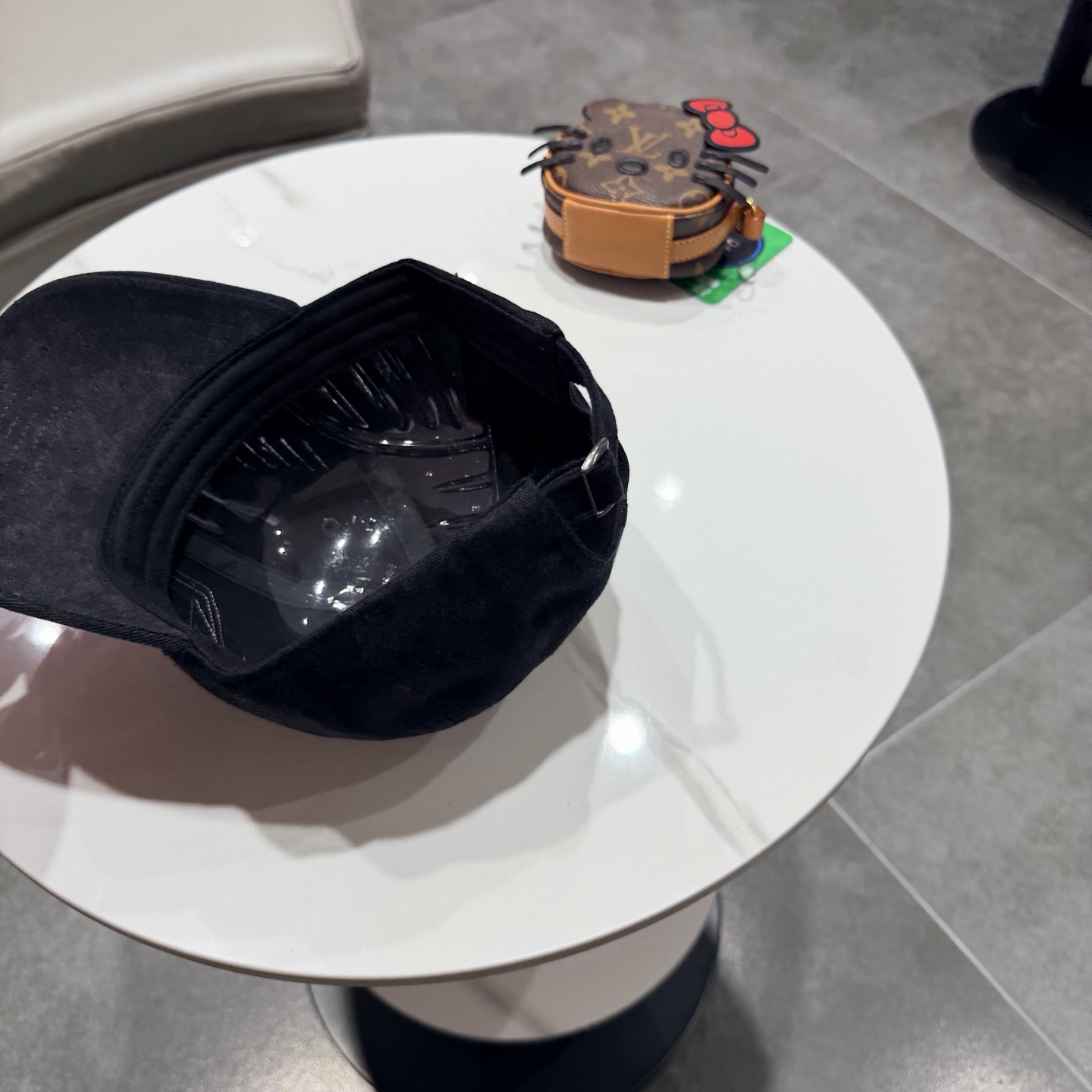 Lv路易斯新款棒球帽，男女同款 ！！