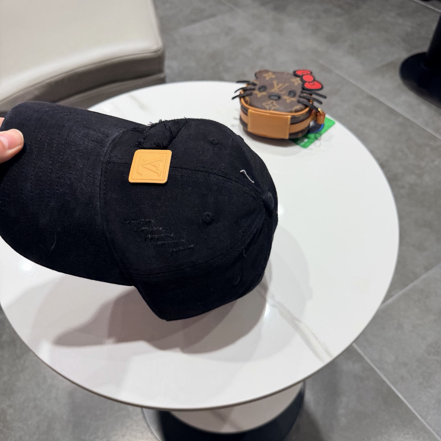 Lv路易斯新款棒球帽，男女同款 ！！