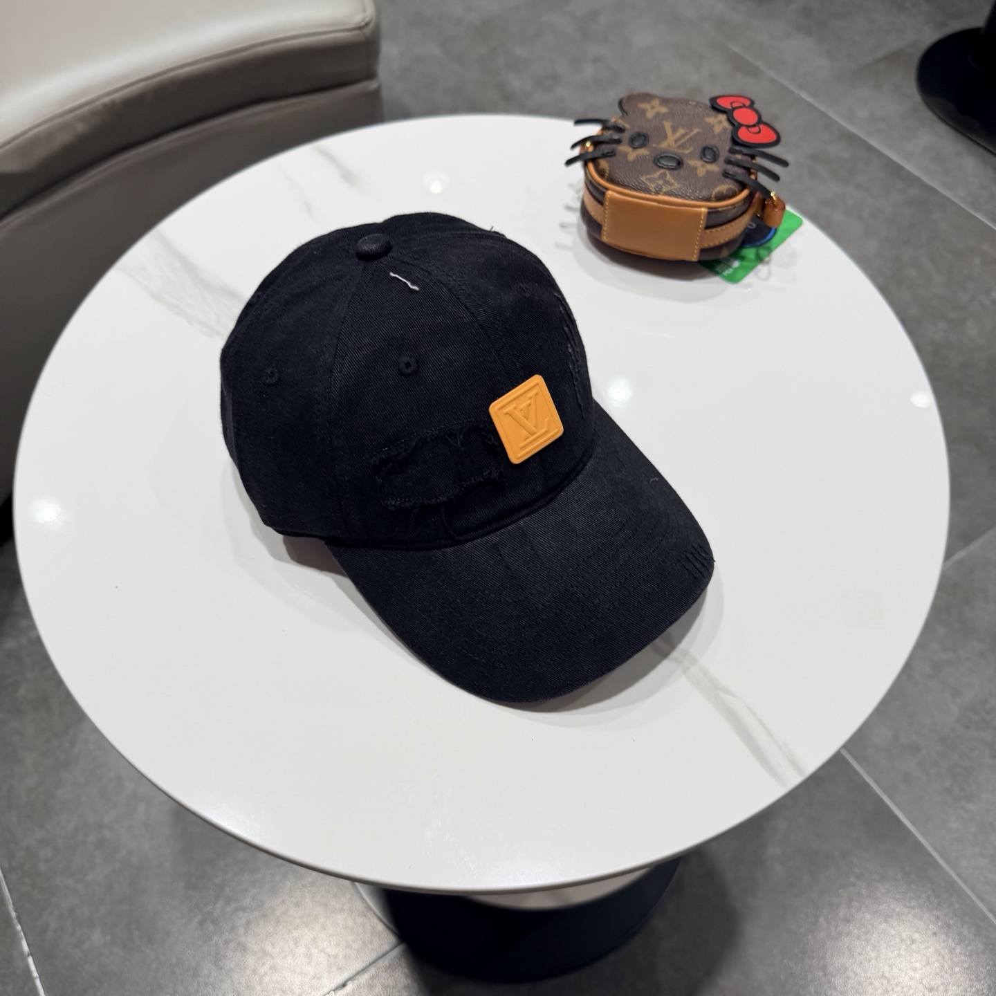 Lv路易斯新款棒球帽，男女同款 ！！