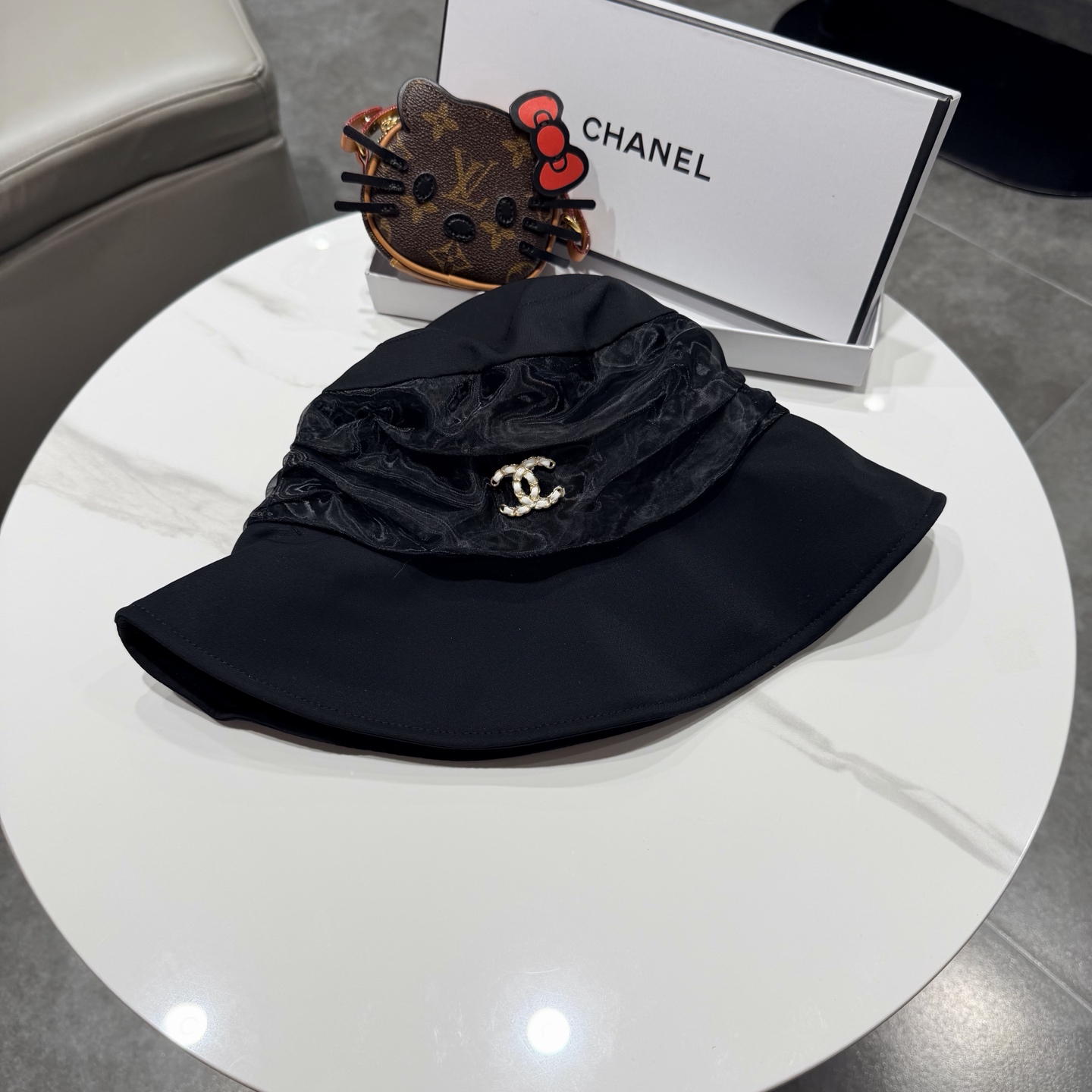 Chanel香奈儿新款遮阳渔夫帽，加强紫外线！