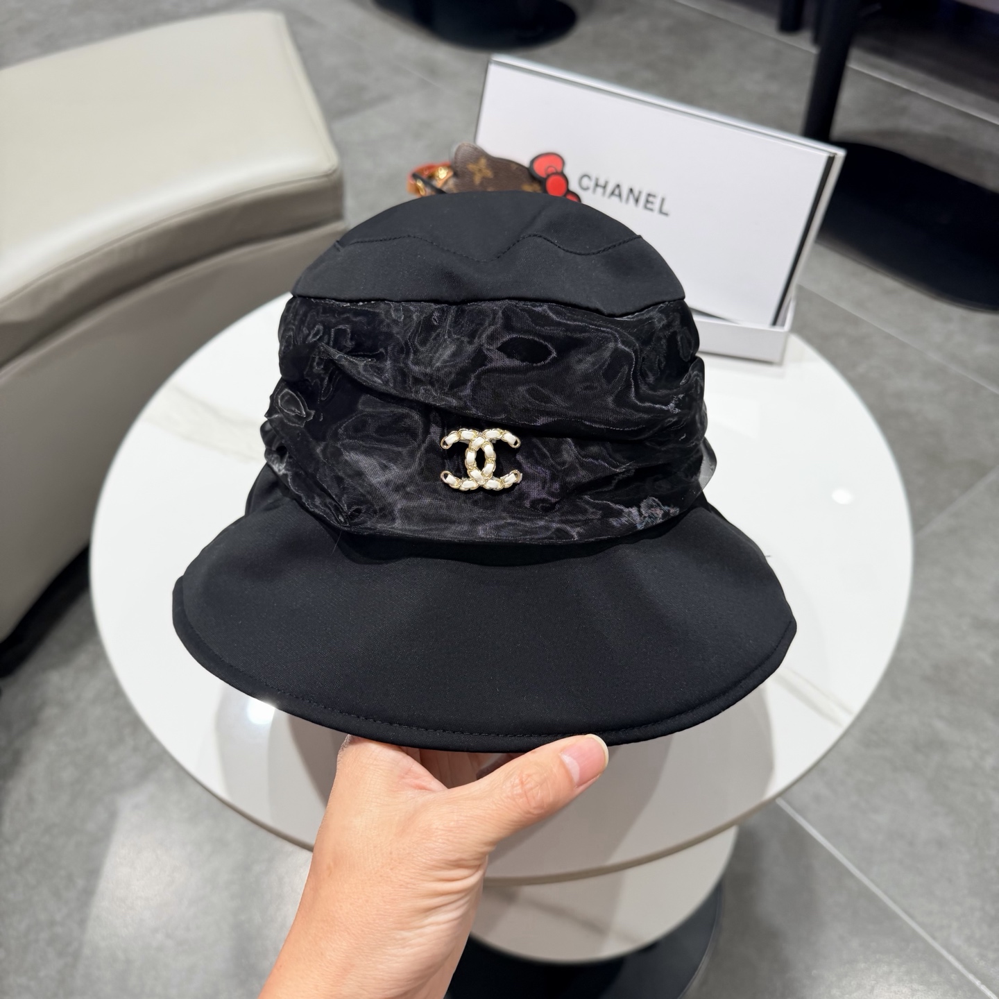 Chanel香奈儿新款遮阳渔夫帽，加强紫外线！