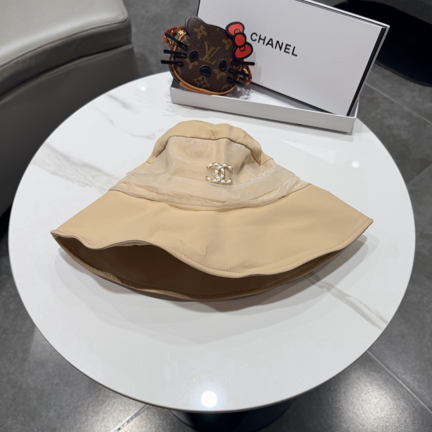 Chanel香奈儿新款遮阳渔夫帽，加强紫外线！