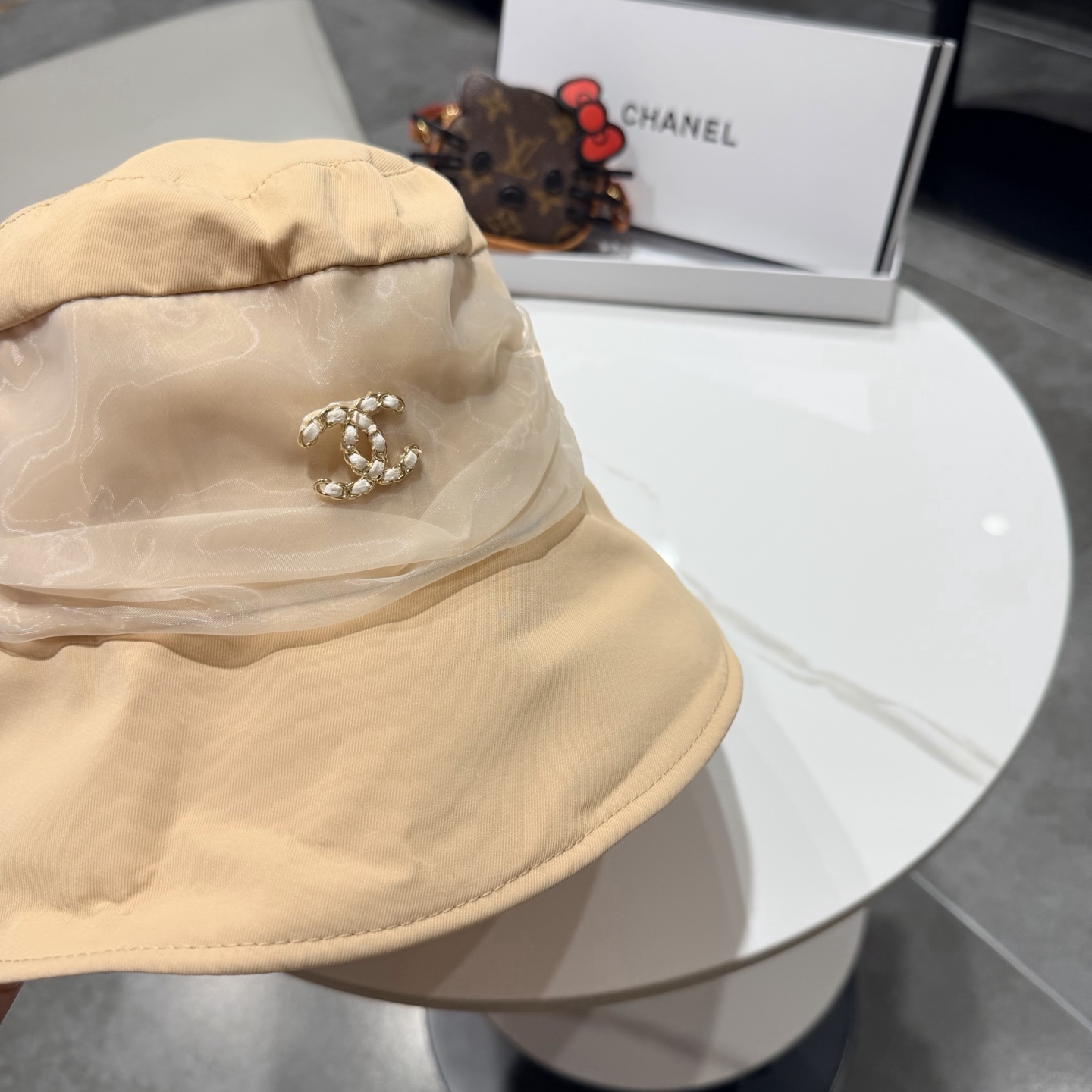 Chanel香奈儿新款遮阳渔夫帽，加强紫外线！