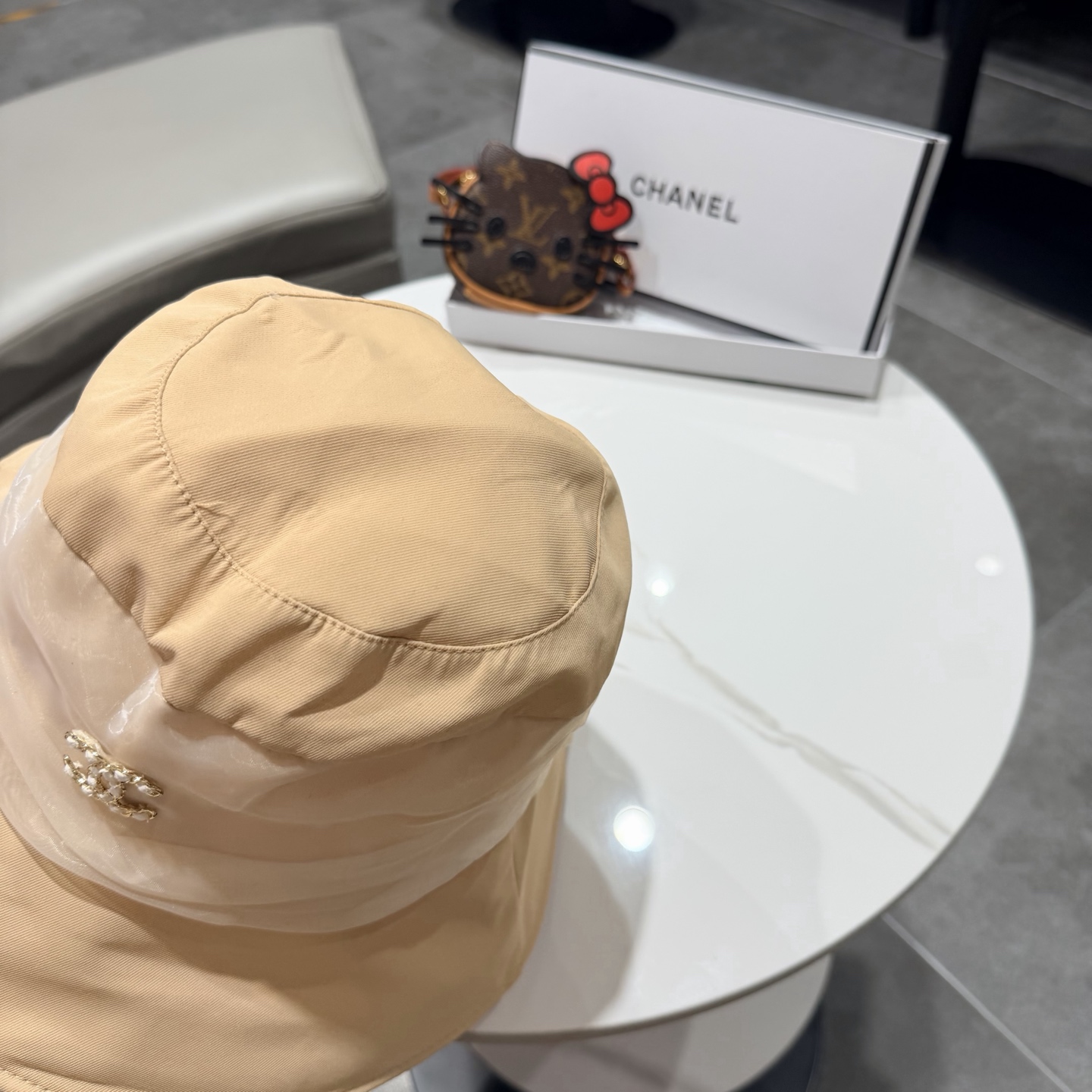 Chanel香奈儿新款遮阳渔夫帽，加强紫外线！