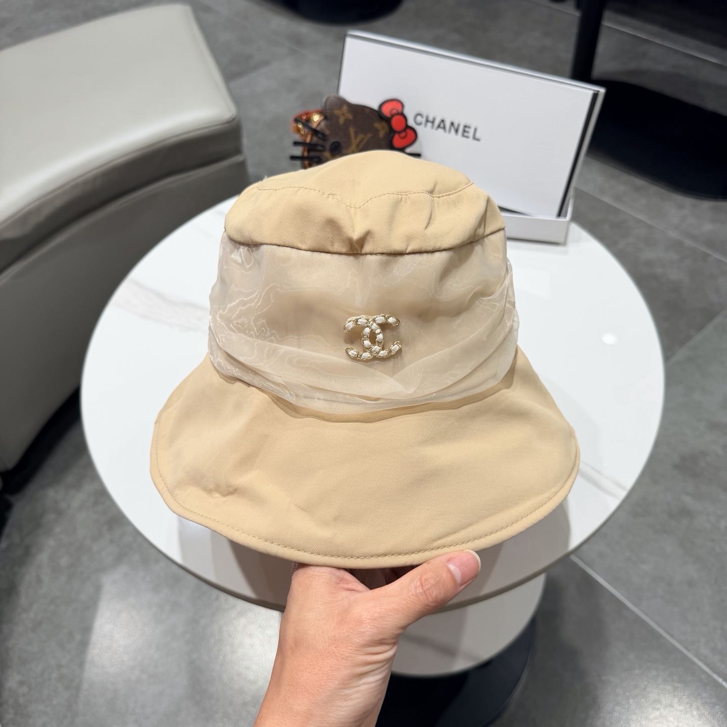 Chanel香奈儿新款遮阳渔夫帽，加强紫外线！