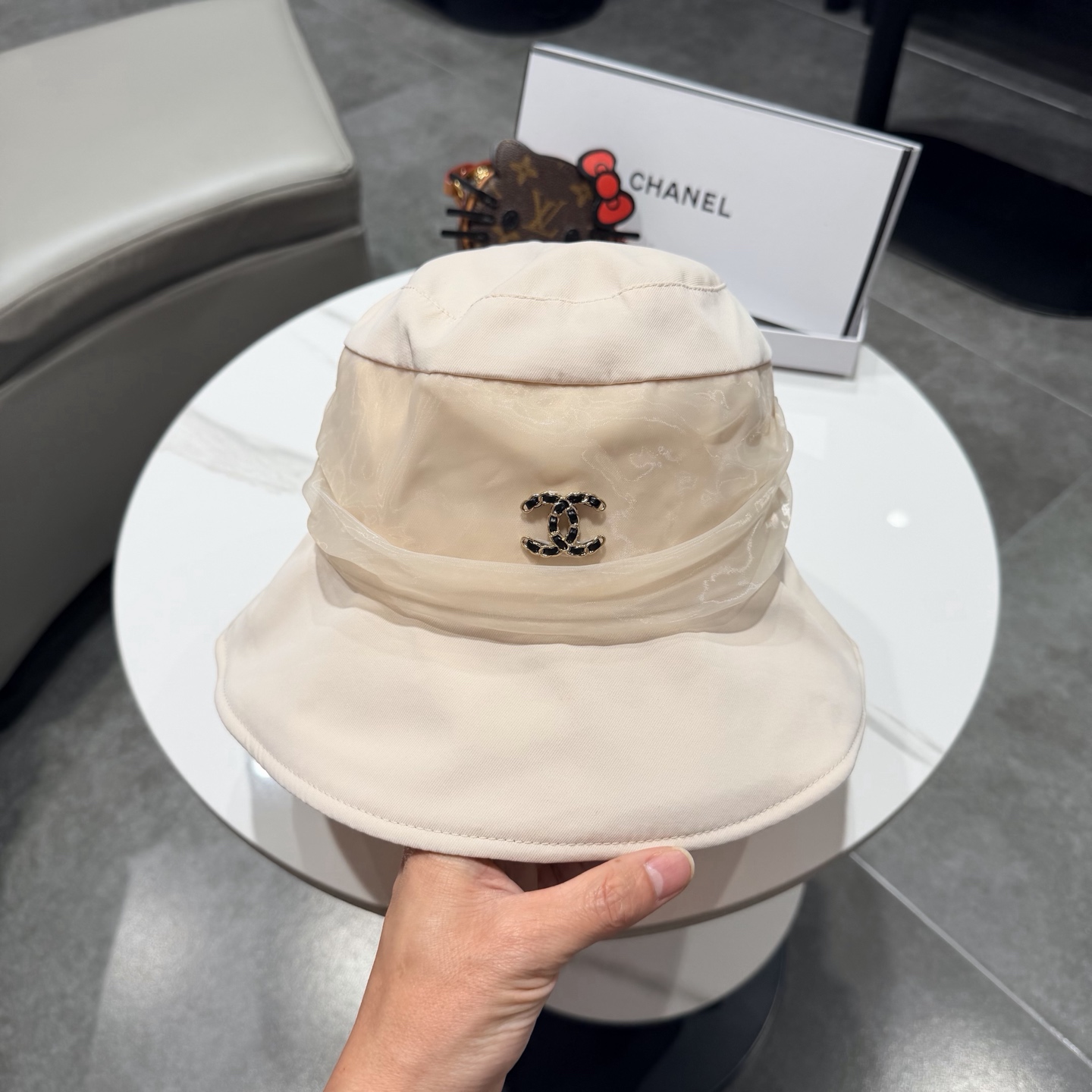 Chanel香奈儿新款遮阳渔夫帽，加强紫外线！