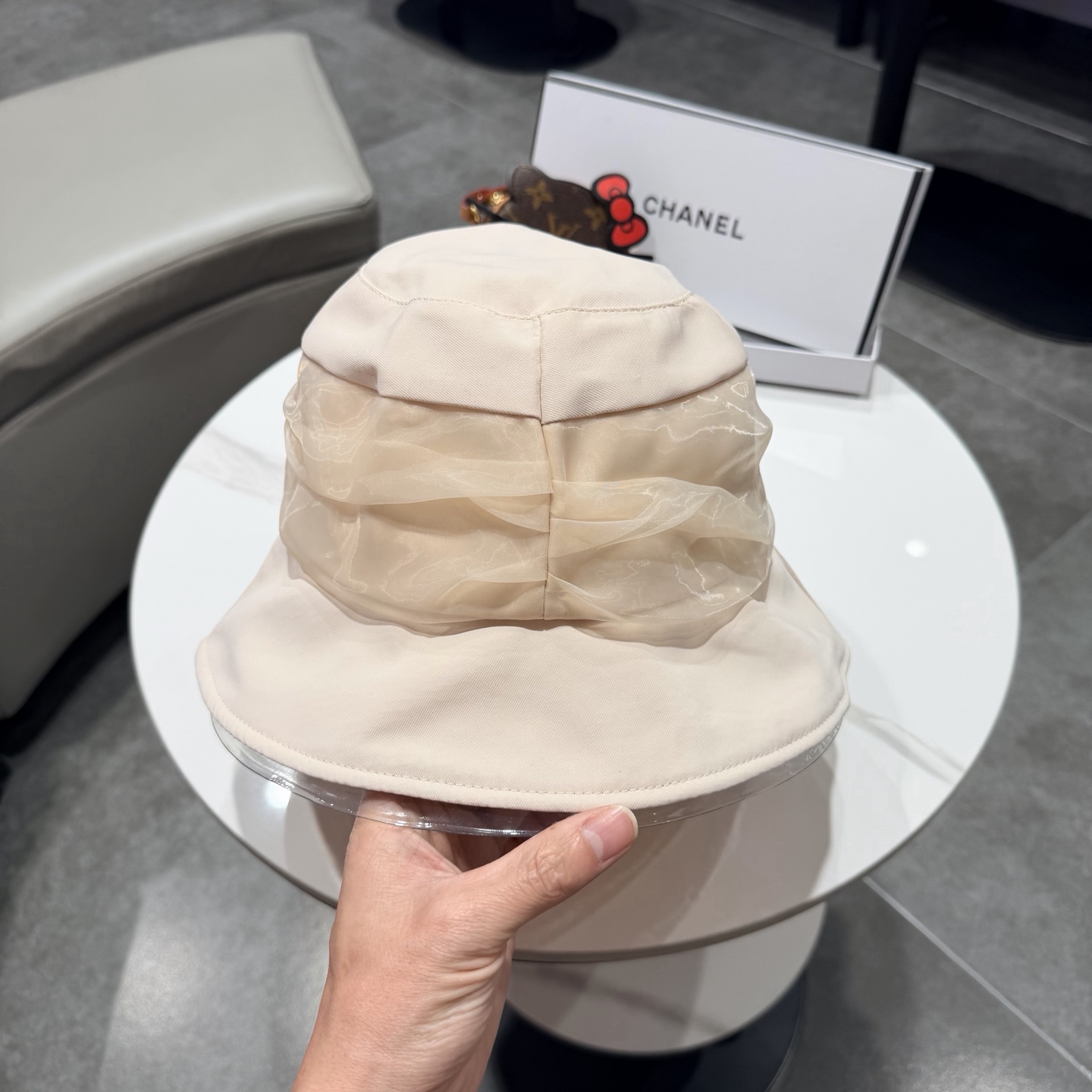 Chanel香奈儿新款遮阳渔夫帽，加强紫外线！