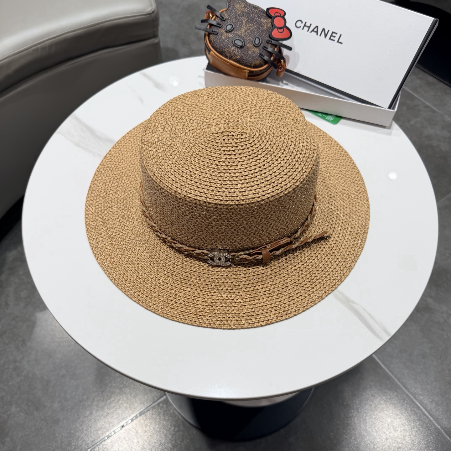 NO:755775,Chanel's new ladylike flat-top straw hat is versatile in summer!  !  hat straw hat bucket hat baseball cap, hat, chanel, chanel, espadrilles, hats19860909Chanel香奈儿新款名媛风平顶草帽,夏季百搭！！帽子草帽渔夫帽棒球帽,帽子,chanel,chanel,espadrilles,hats,hat