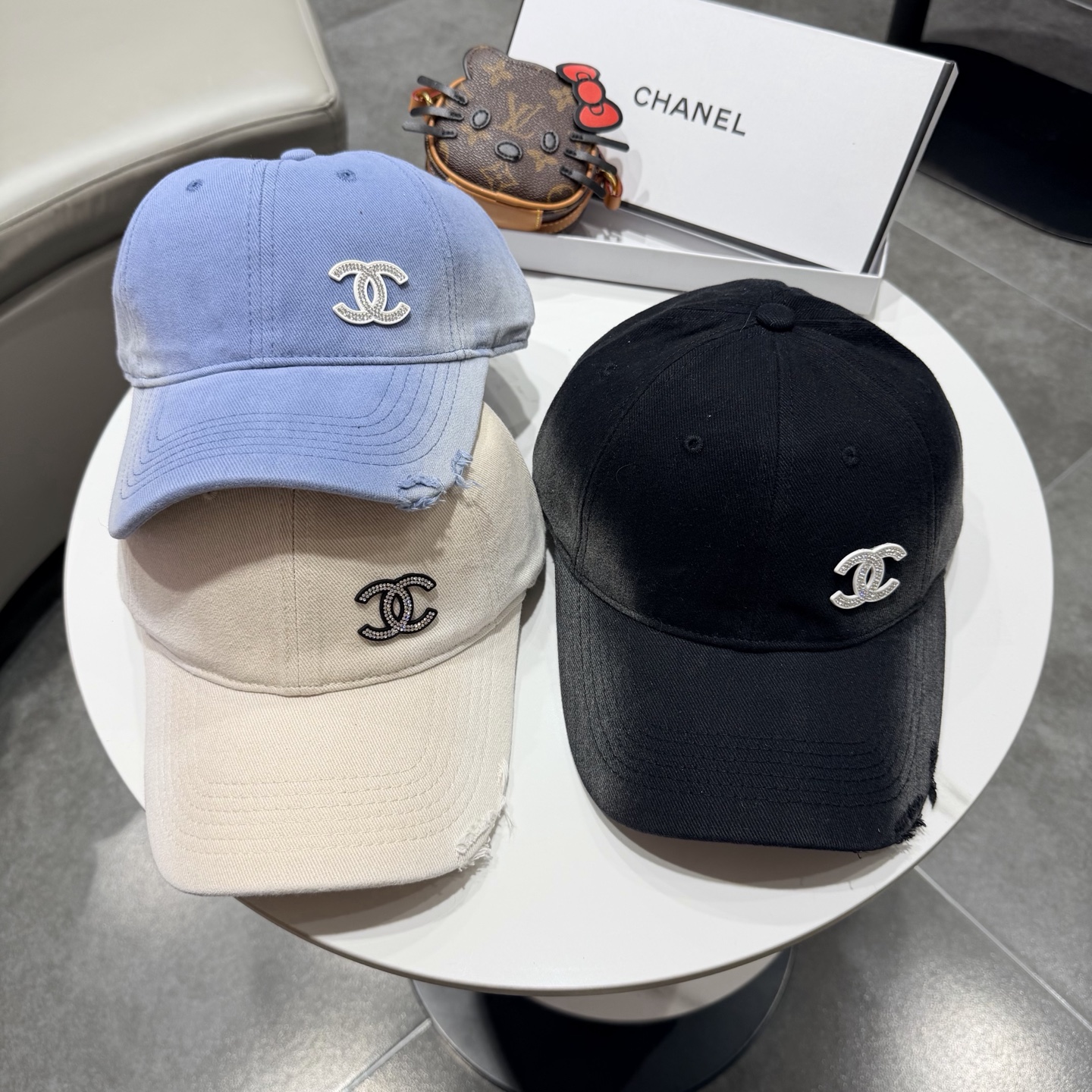 CHANEL香奈儿 新款 简约双Clogo棒球帽，新款出货，大牌款超好搭配，赶紧入手！3色