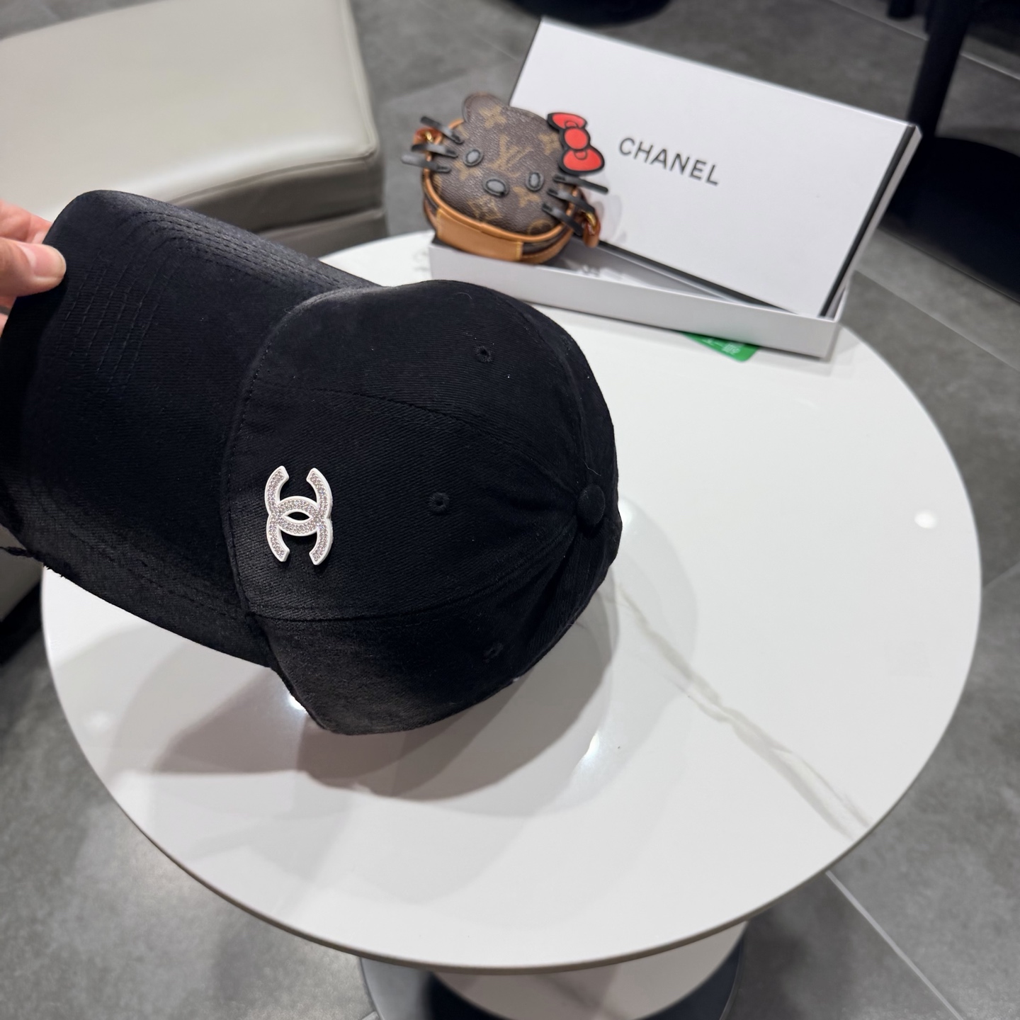 CHANEL香奈儿 新款 简约双Clogo棒球帽，新款出货，大牌款超好搭配，赶紧入手！3色