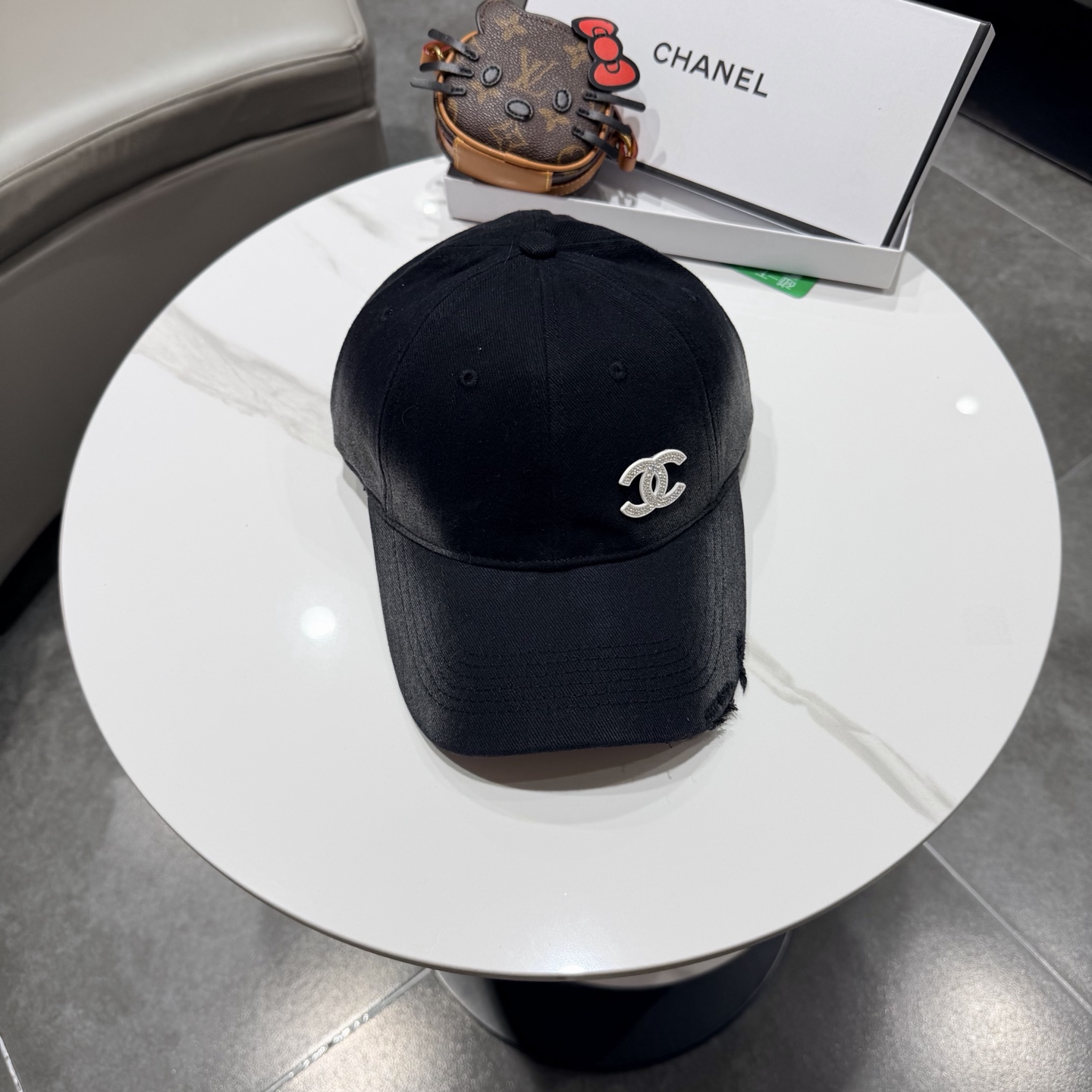 CHANEL香奈儿 新款 简约双Clogo棒球帽，新款出货，大牌款超好搭配，赶紧入手！3色