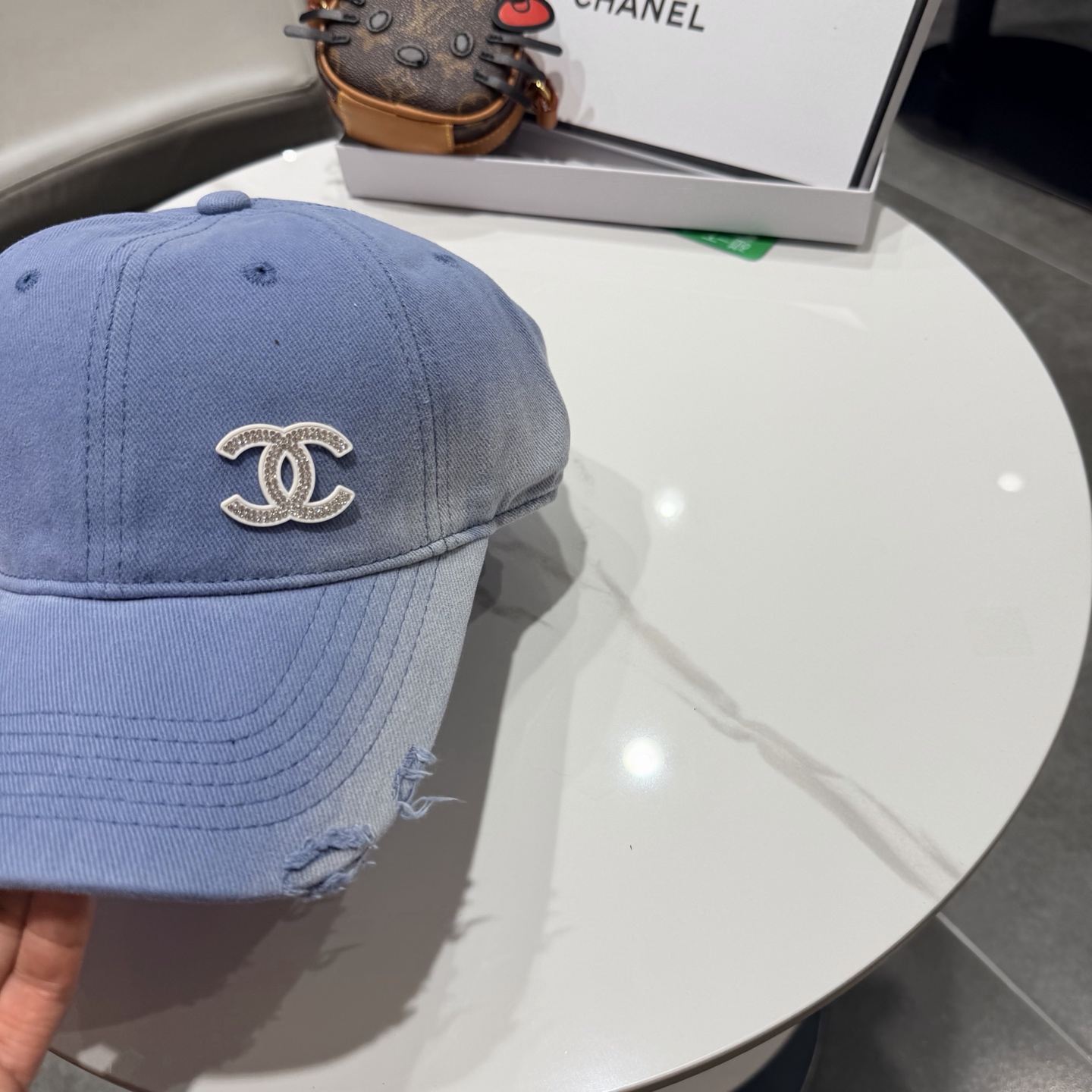 CHANEL香奈儿 新款 简约双Clogo棒球帽，新款出货，大牌款超好搭配，赶紧入手！3色