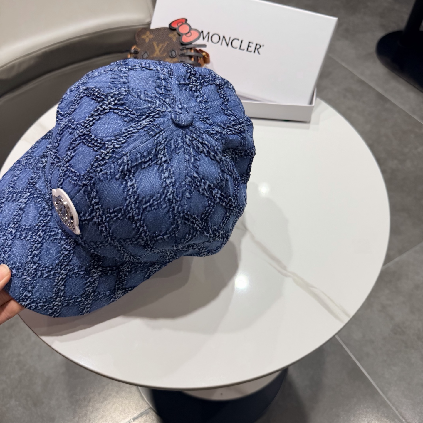 盟可睐 moncler 蒙口*美式复古刺绣棒球帽高版本专柜款，字母精细~帽子本身很有型 疯狂打call炒