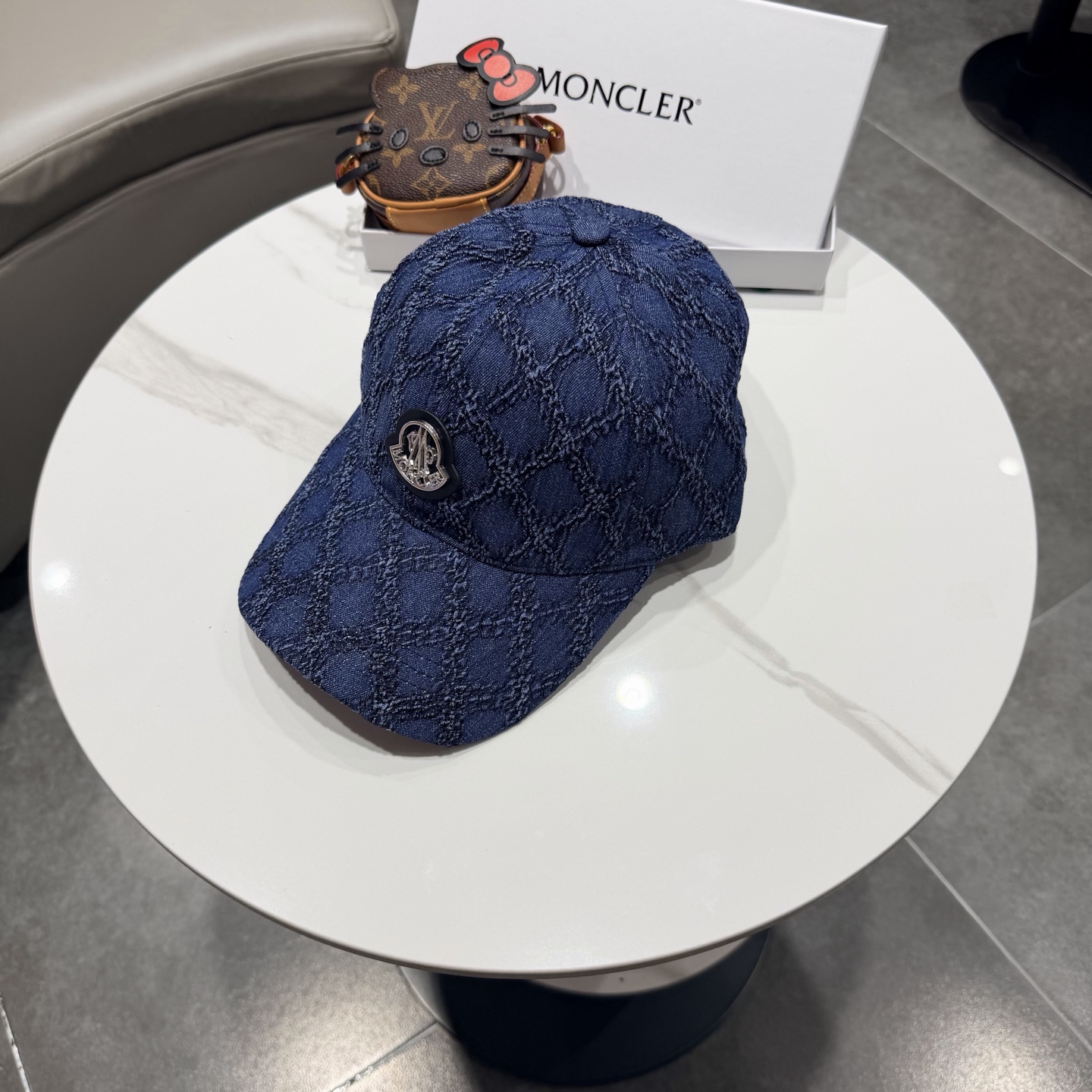 盟可睐 moncler 蒙口*美式复古刺绣棒球帽高版本专柜款，字母精细~帽子本身很有型 疯狂打call炒