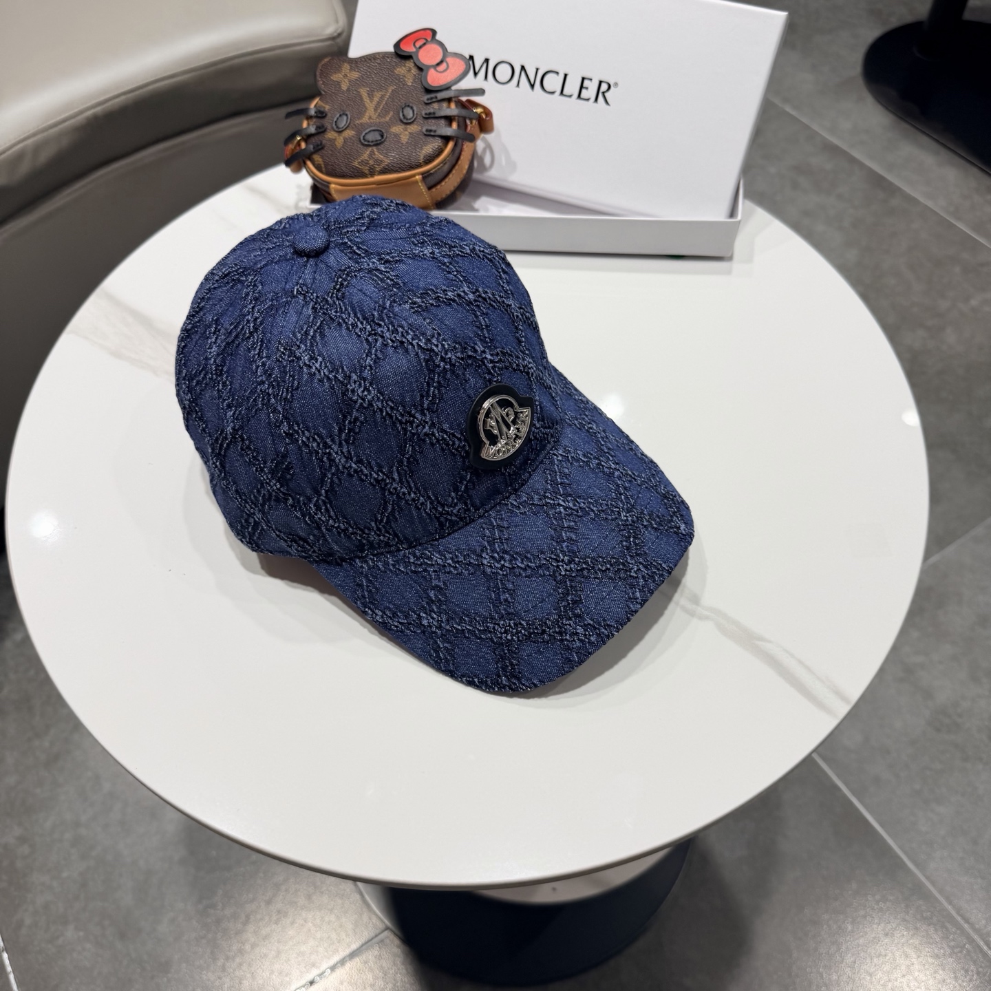 盟可睐 moncler 蒙口*美式复古刺绣棒球帽高版本专柜款，字母精细~帽子本身很有型 疯狂打call炒