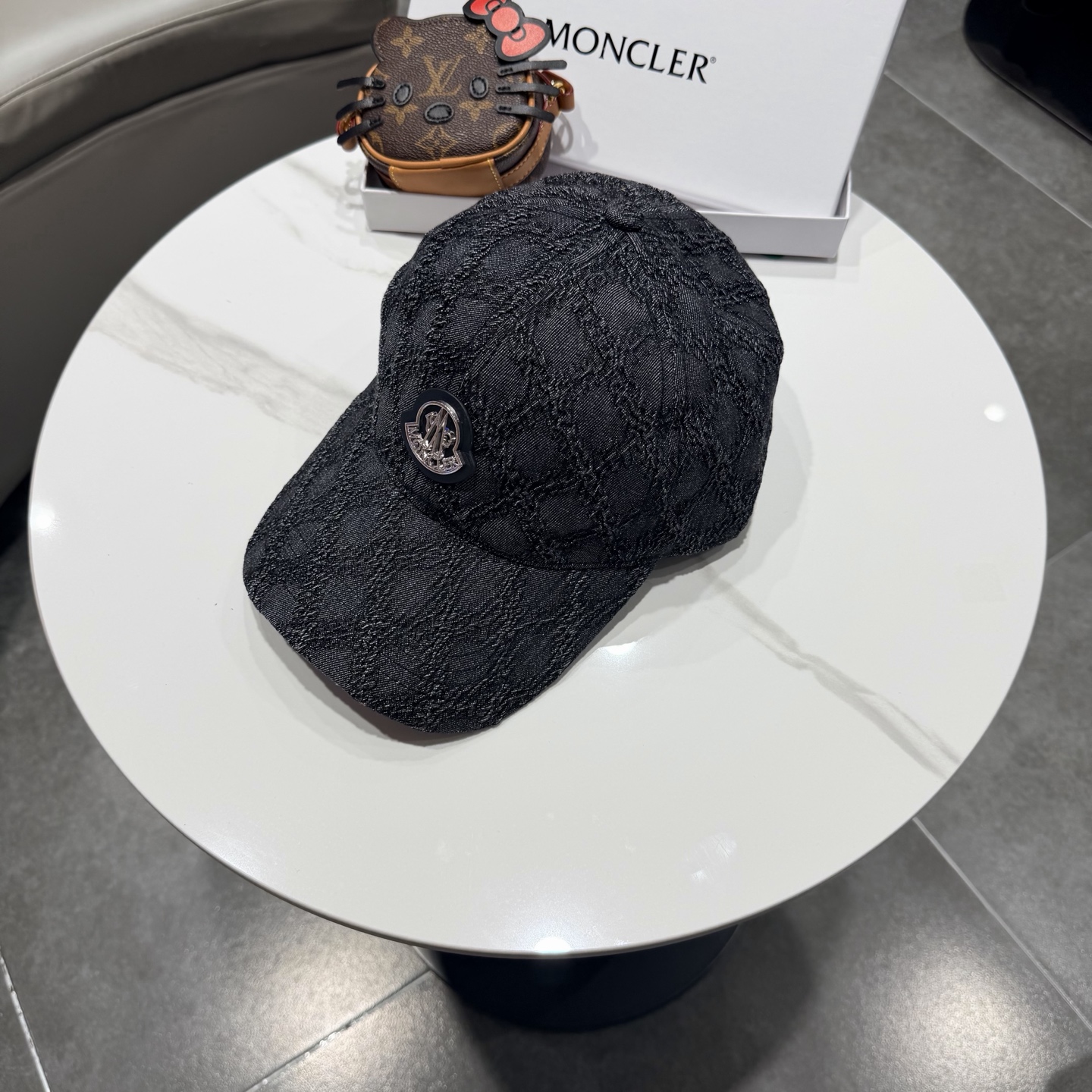 盟可睐 moncler 蒙口*美式复古刺绣棒球帽高版本专柜款，字母精细~帽子本身很有型 疯狂打call炒