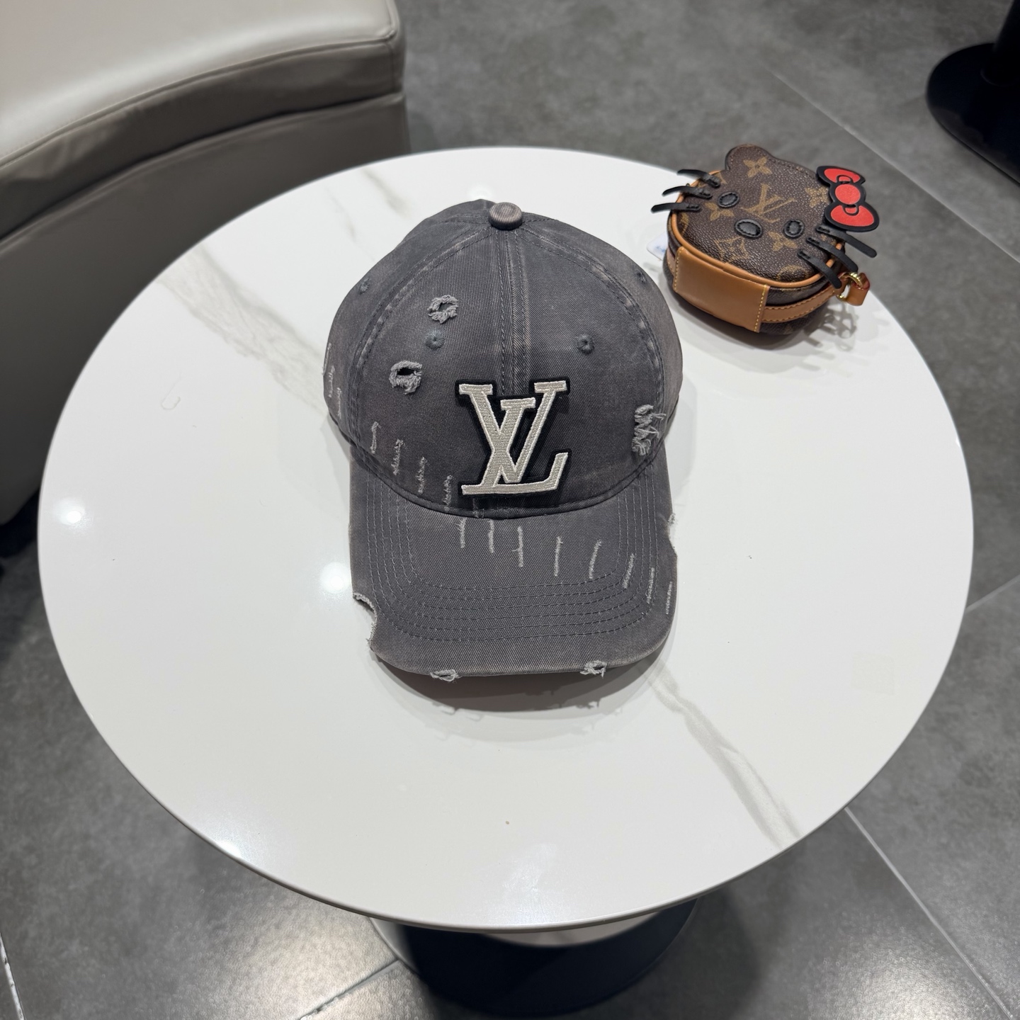 NO:755776,Louis Vuitton baseball cap LouisVuitton's new LV baseball cap, with perfect embroidery created by heavy craftsmanship, high-end and elegant, versatile style for both men and women!  hat straw hat bucket hat baseball cap,hat,louis vuitton,louis vuitton,louis vuitton,espadrilles,hats19860909路易威登棒球帽LouisVuitton新款LV棒球帽,重工打造完美刺绣,高端大气,百搭款男女通用！帽子草帽渔夫帽棒球帽,帽子,louis vuitton,louis vuitton,louis vuitton,espadrilles,hats,hat