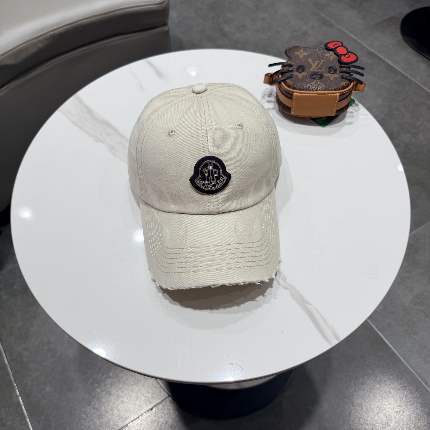 NO:755801,MONCLER new baseball cap, fashionable street item, very good style, internet celebrity. The favorite of fashion bloggers!  High-quality, comfortable and breathable, concave shape, good-looking hats, straw hats, fisherman hats, baseball caps, hats, Moncler, espadrilles, hats19860909蒙口MONCLER 新款棒球帽,时尚炸街单品,风格很OK,网红.时尚博主的最爱！高品质舒适透气,凹造型很好看帽子草帽渔夫帽棒球帽,帽子,Moncler,espadrilles,hats,hat