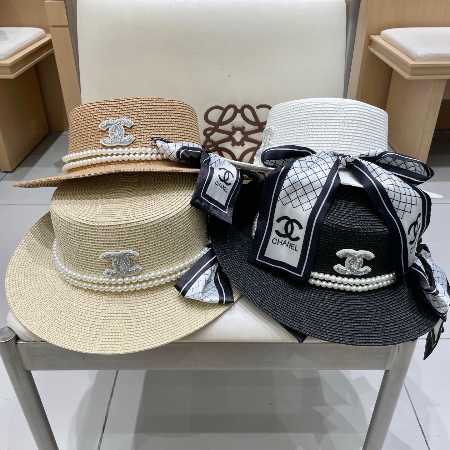 。香奈儿CHANEL高端平顶草帽百搭不挑脸型平沿相对不遮挡视线 更加实用 日常和旅行都好戴 ins风 特