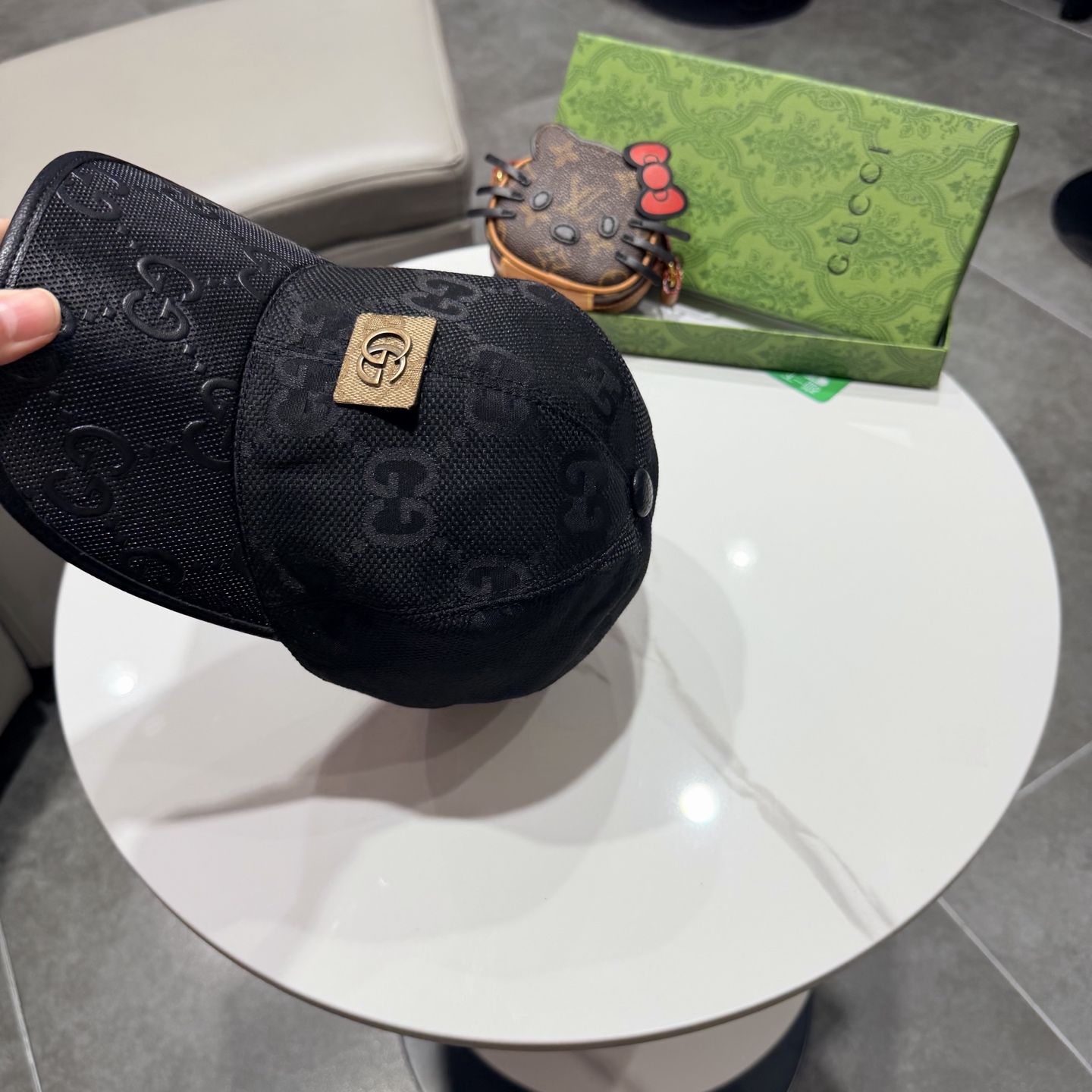 Gucci(古奇)经典原单棒球帽😍😍金丝logo。专柜1:1开模订制，最高版本，原版帆布料+头层牛皮，纯