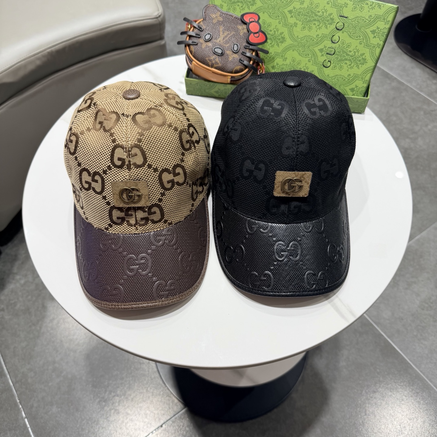 Gucci(古奇)经典原单棒球帽😍😍金丝logo。专柜1:1开模订制，最高版本，原版帆布料+头层牛皮，纯