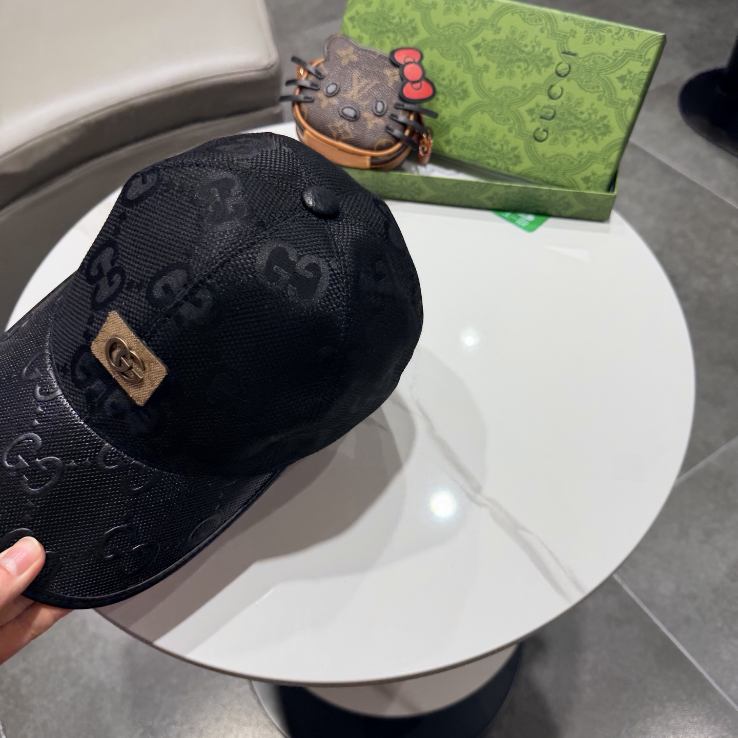 Gucci(古奇)经典原单棒球帽😍😍金丝logo。专柜1:1开模订制，最高版本，原版帆布料+头层牛皮，纯